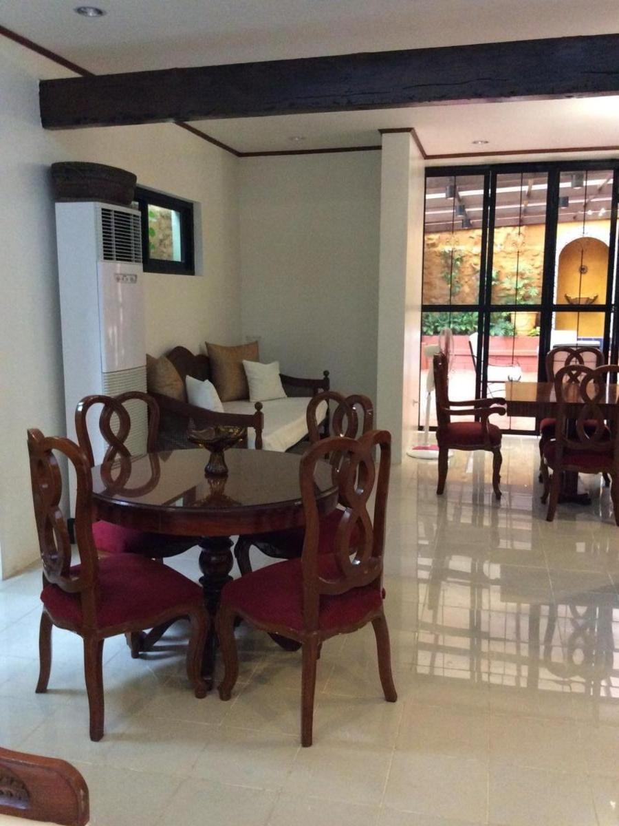 Casa Roces
