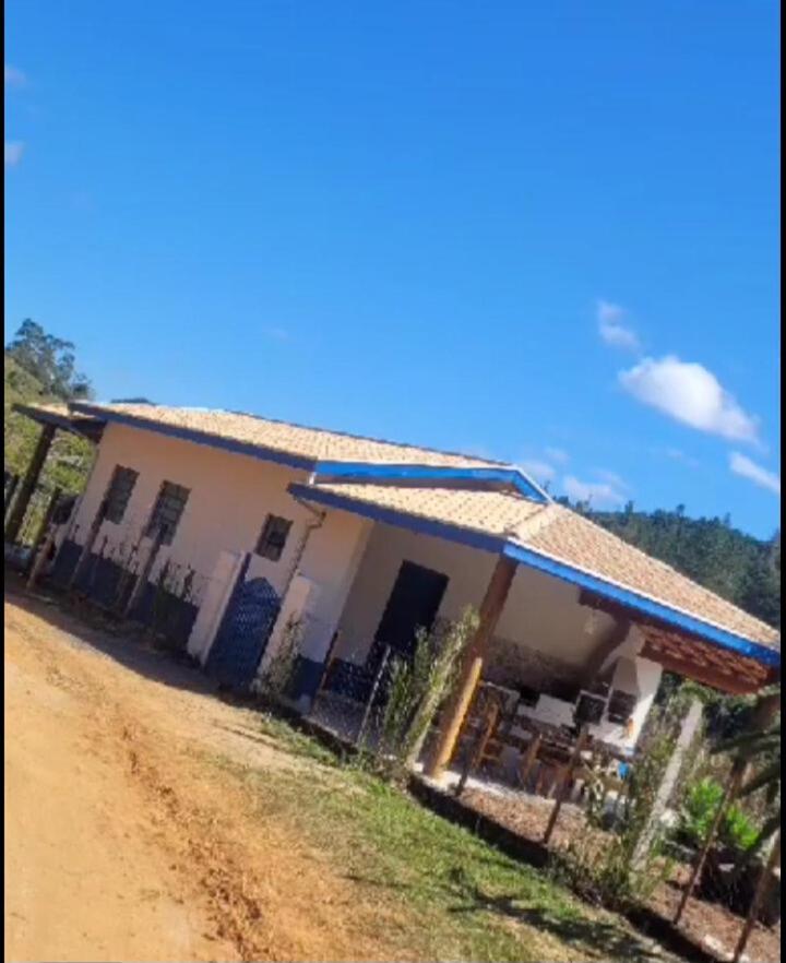 Chale Jatoba Monteiro Lobato