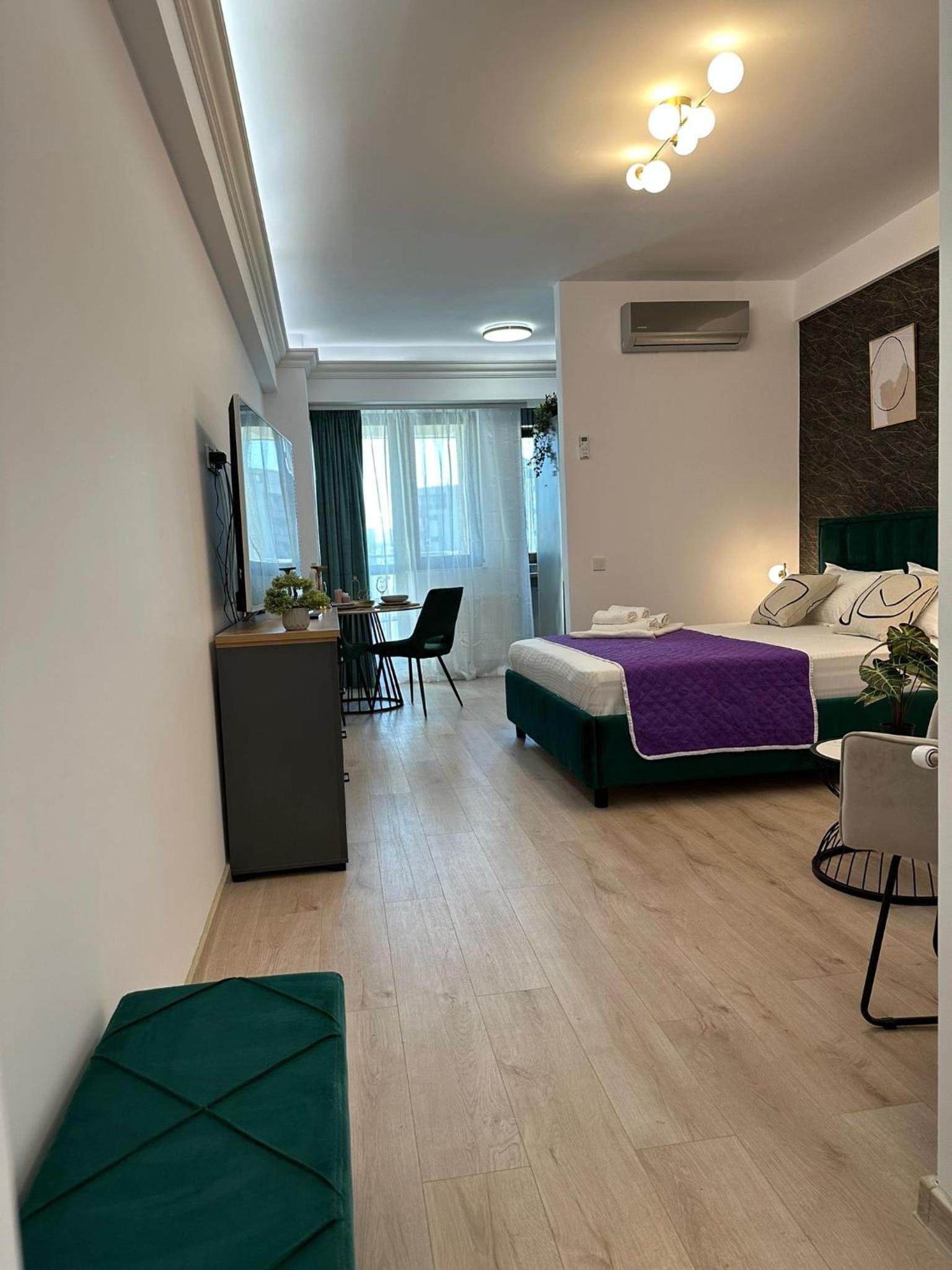 DEKO Apartments & Studios Near Palas Mall - Parking Option