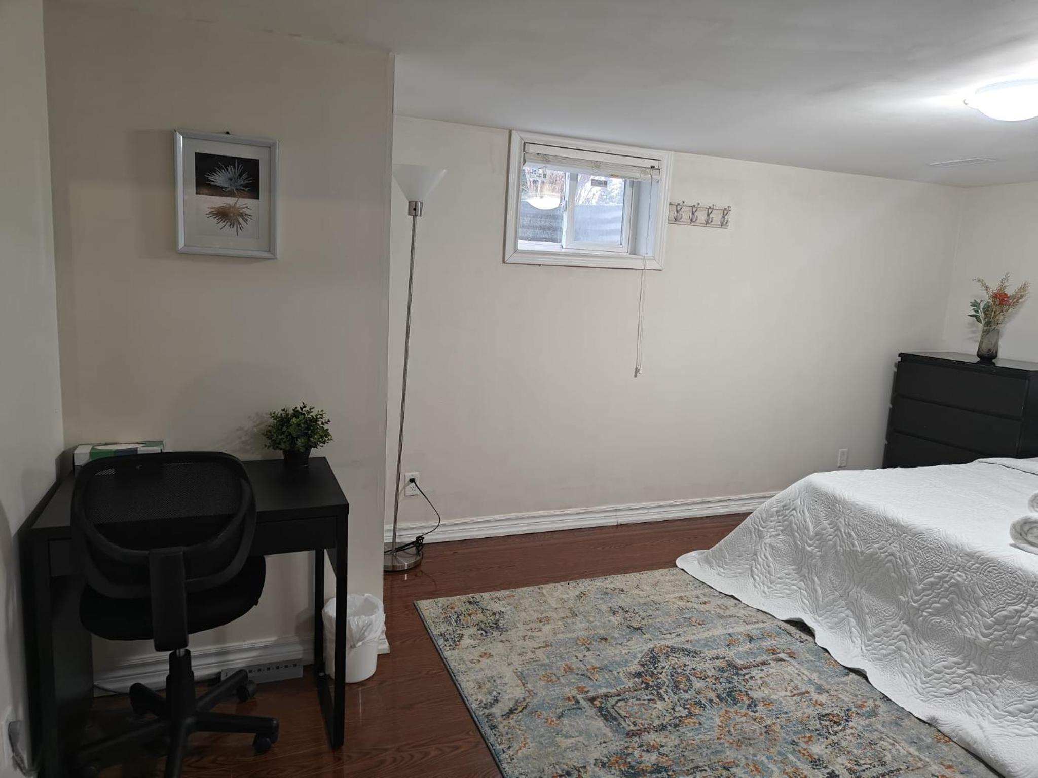 Spacious MBR Near Kennedy Subway & GO view 4
