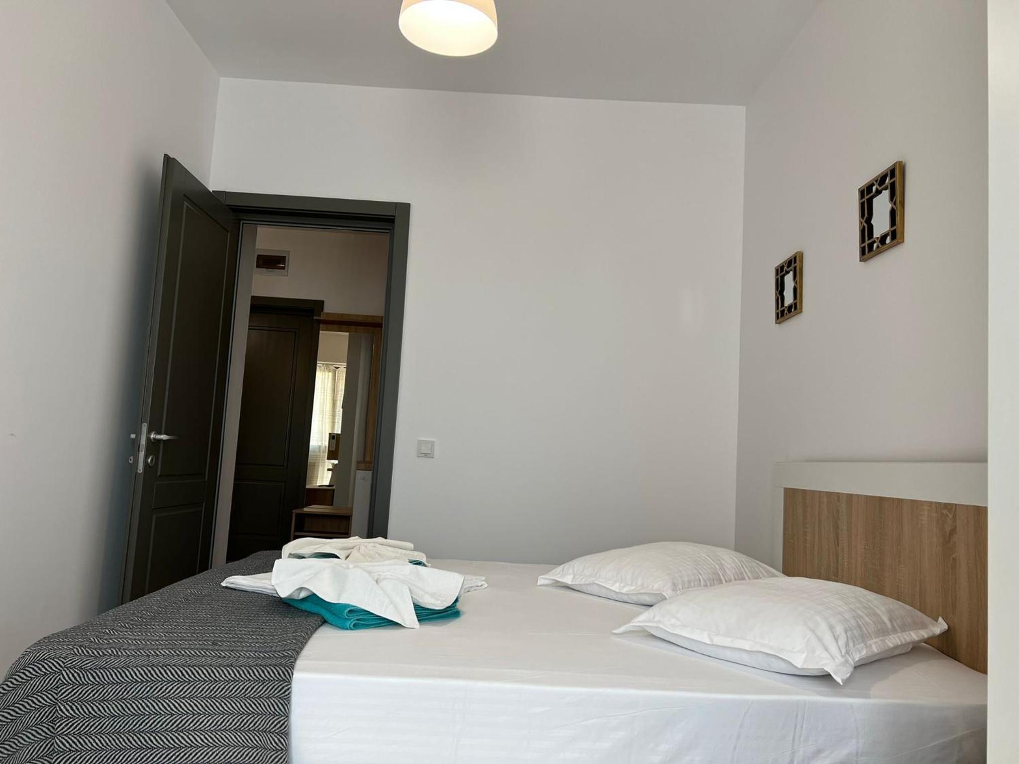 DEKO Apartments & Studios Near Palas Mall - Parking Option