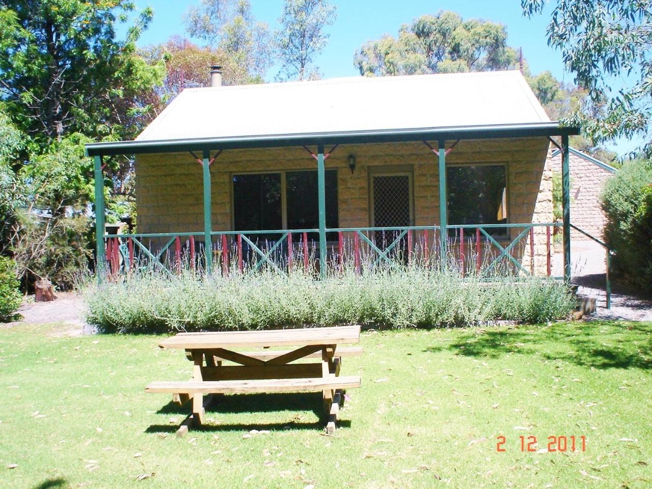 Grampians View Cottages and Units
