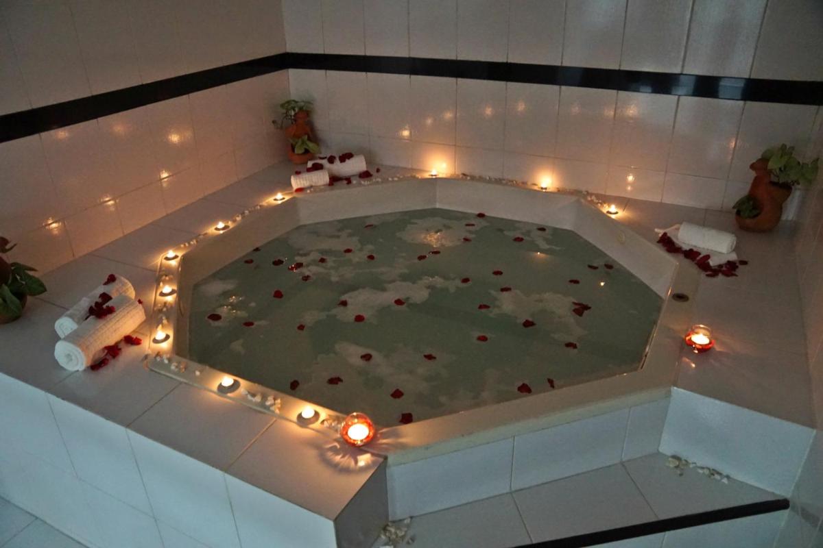 Jacuzzi