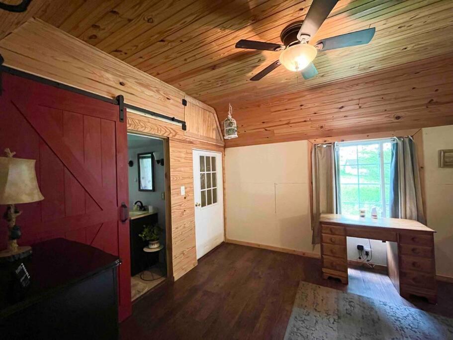 Quiet Retreat in Amish country view 4