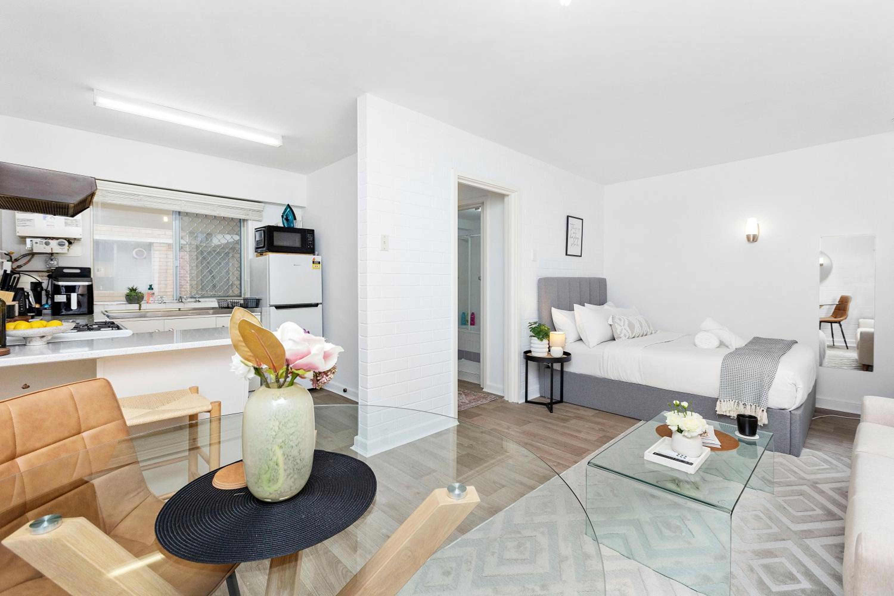 Urban Chic Studio by 'the Strip'
