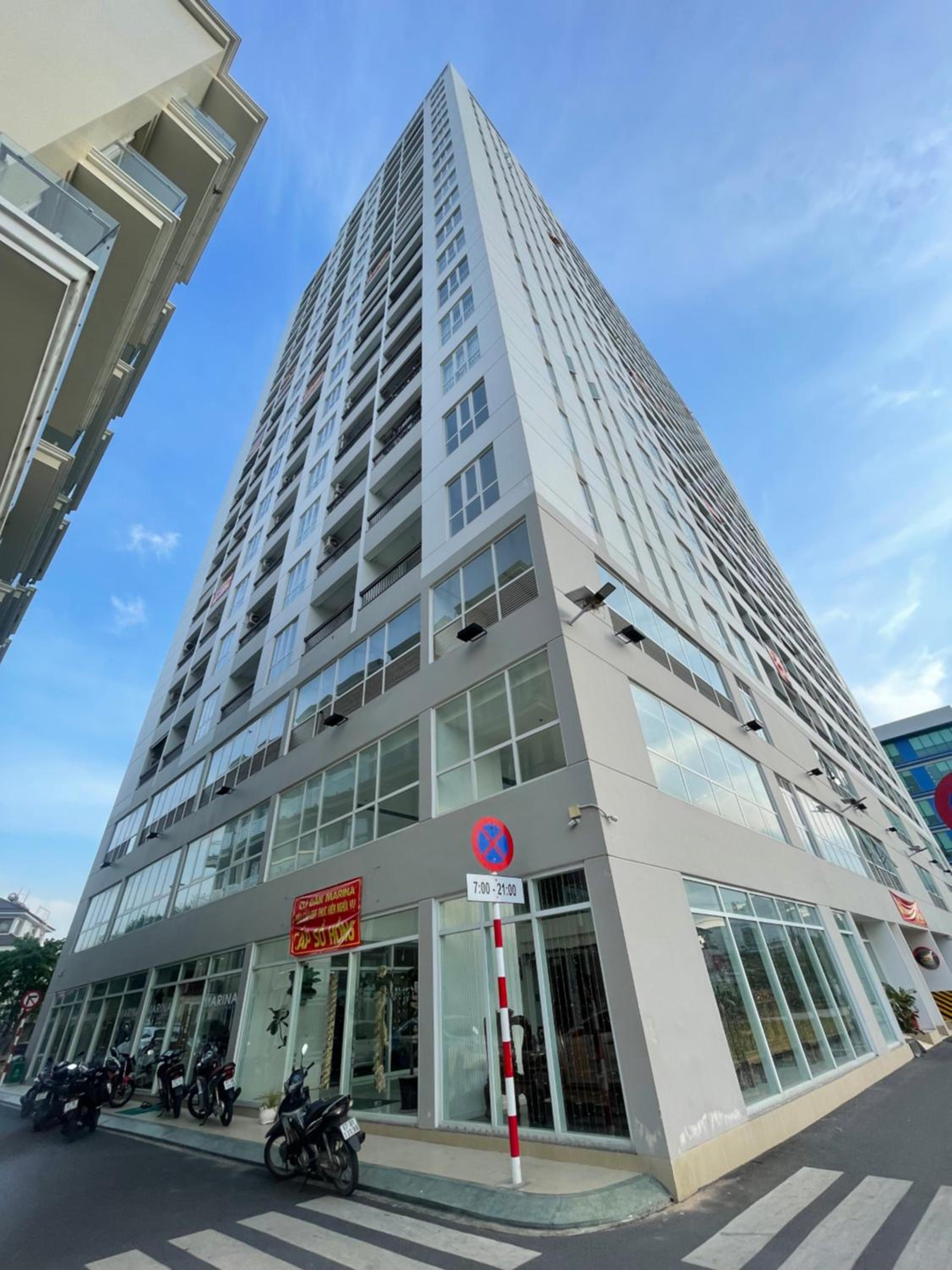 Lá Homestay - Marina Plaza Balcony Apartment with City or River View
