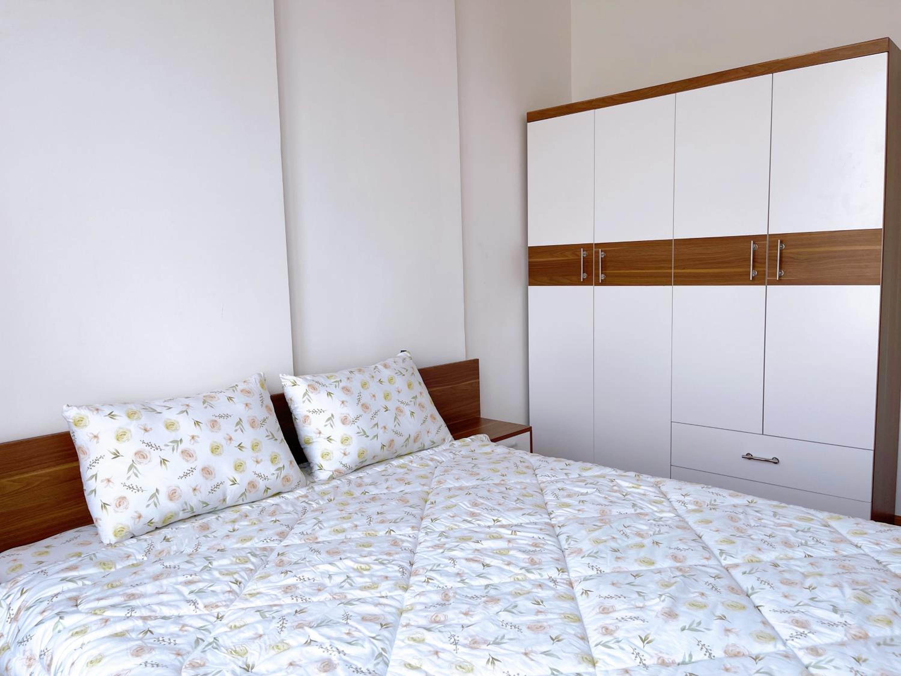 Lá Homestay - Marina Plaza Balcony Apartment with City or River View