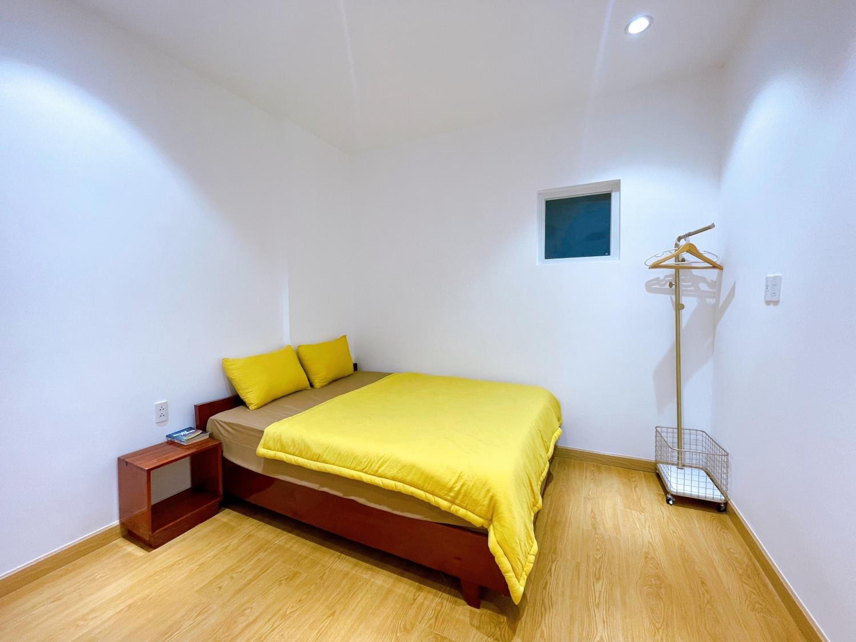Lá Homestay - Marina Plaza Balcony Apartment with City or River View