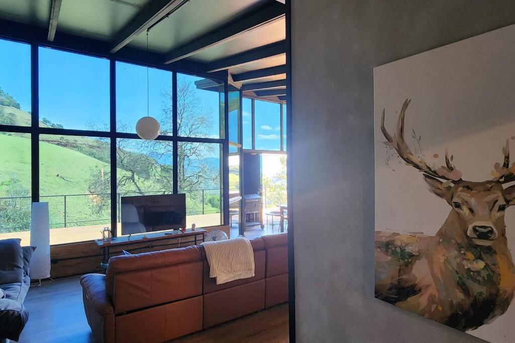 Maravilhosa casa com Cachoeira