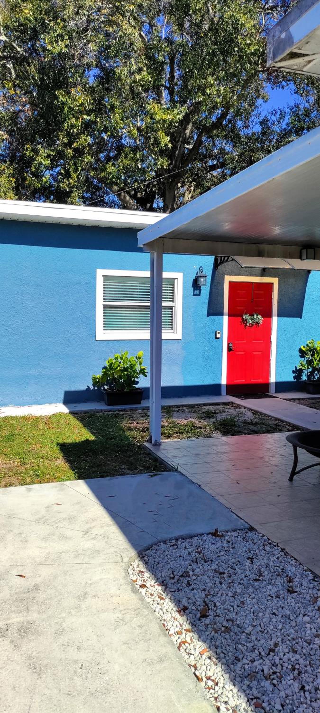 Loft Close to Downtown, Raymond James Stadium, Airport and Many More Places