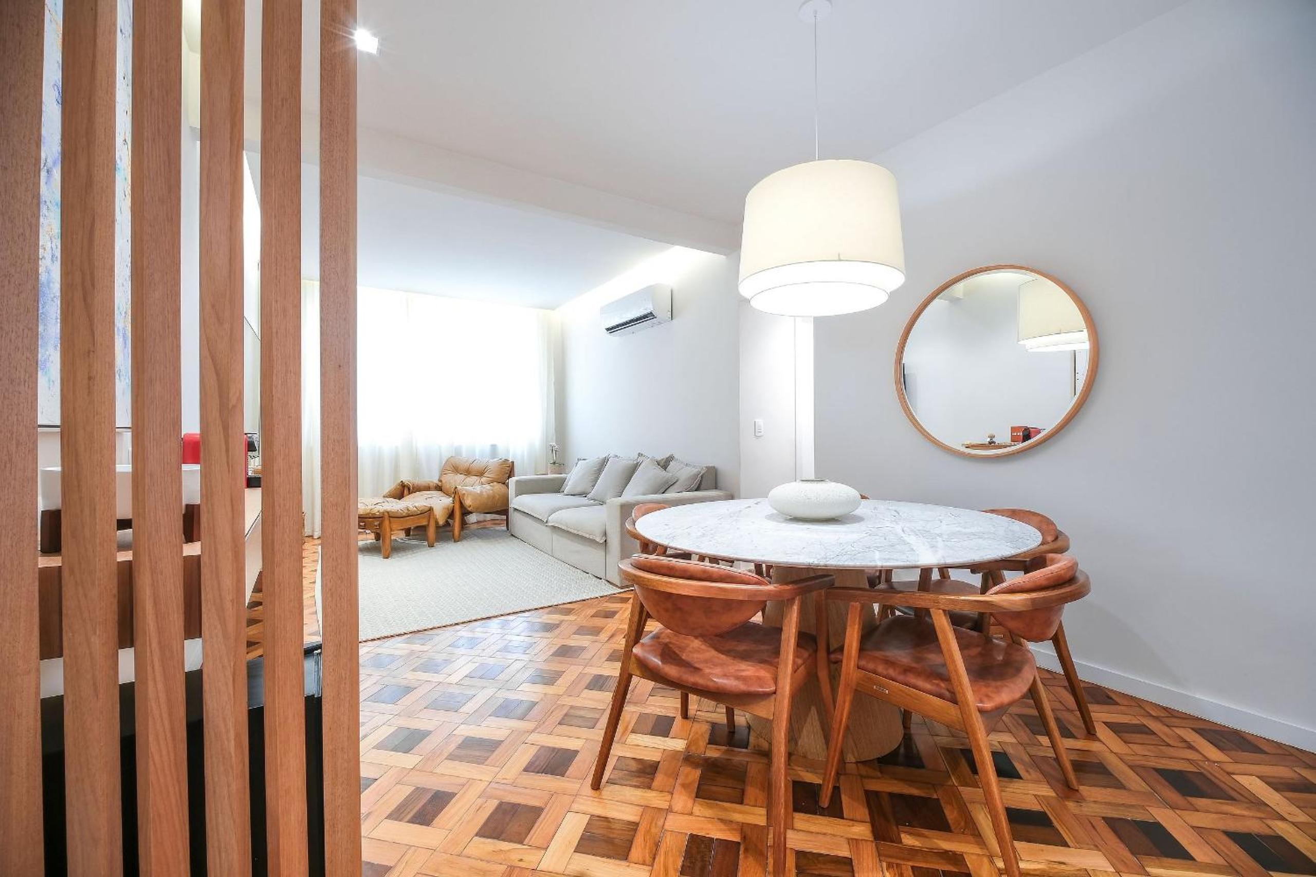 Newly renovated - 5 minutes away from Leblon beach