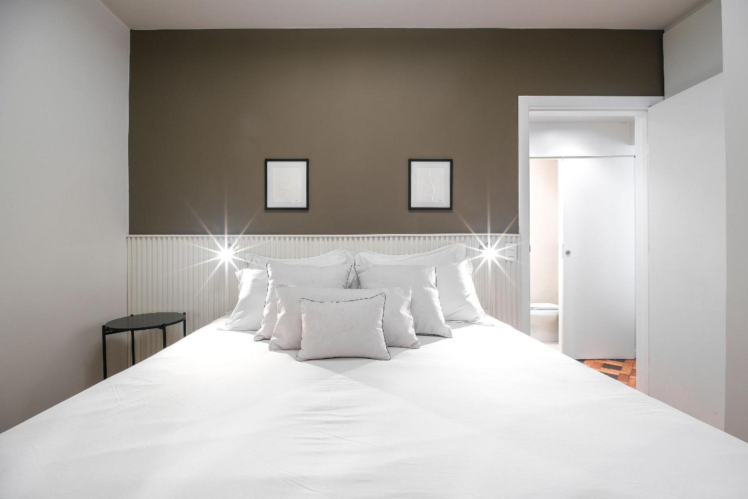 Newly renovated - 5 minutes away from Leblon beach