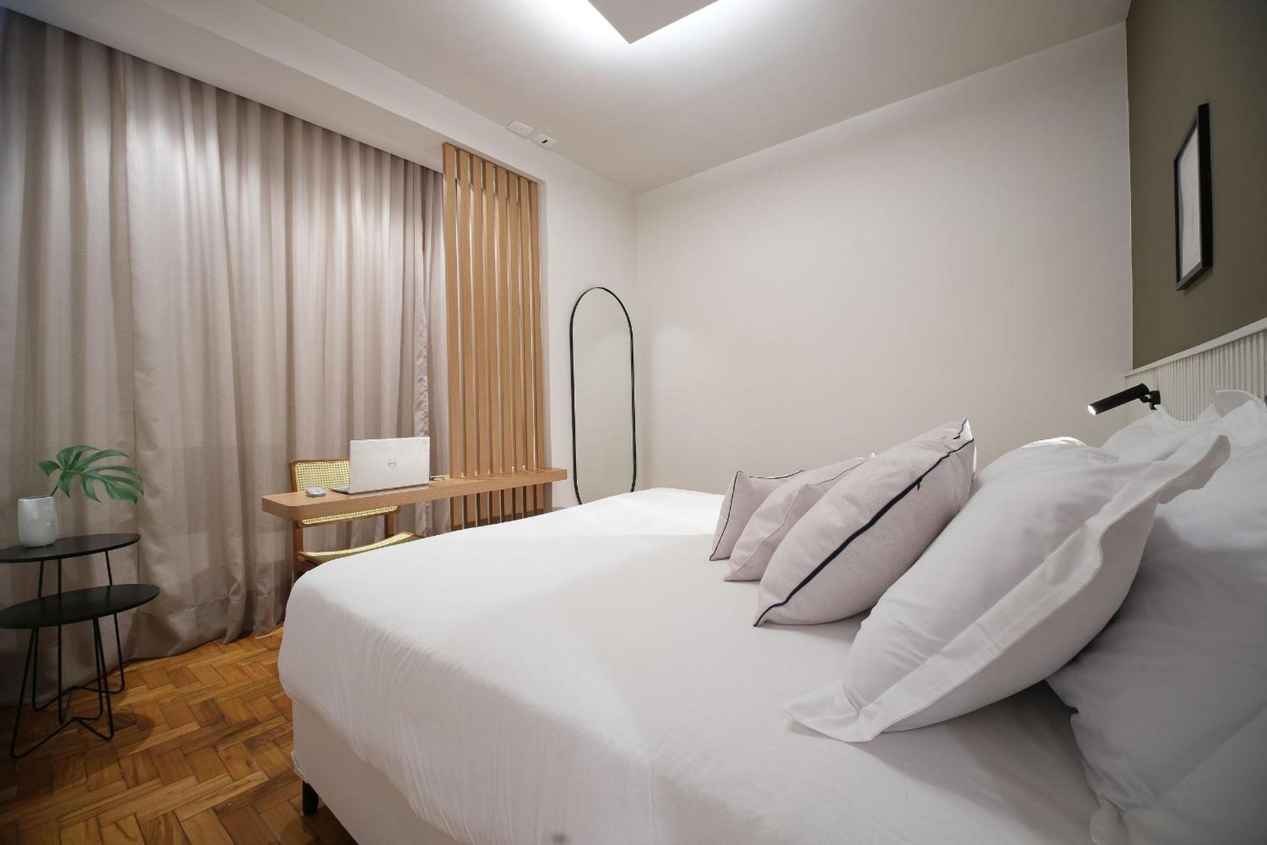 Newly renovated - 5 minutes away from Leblon beach
