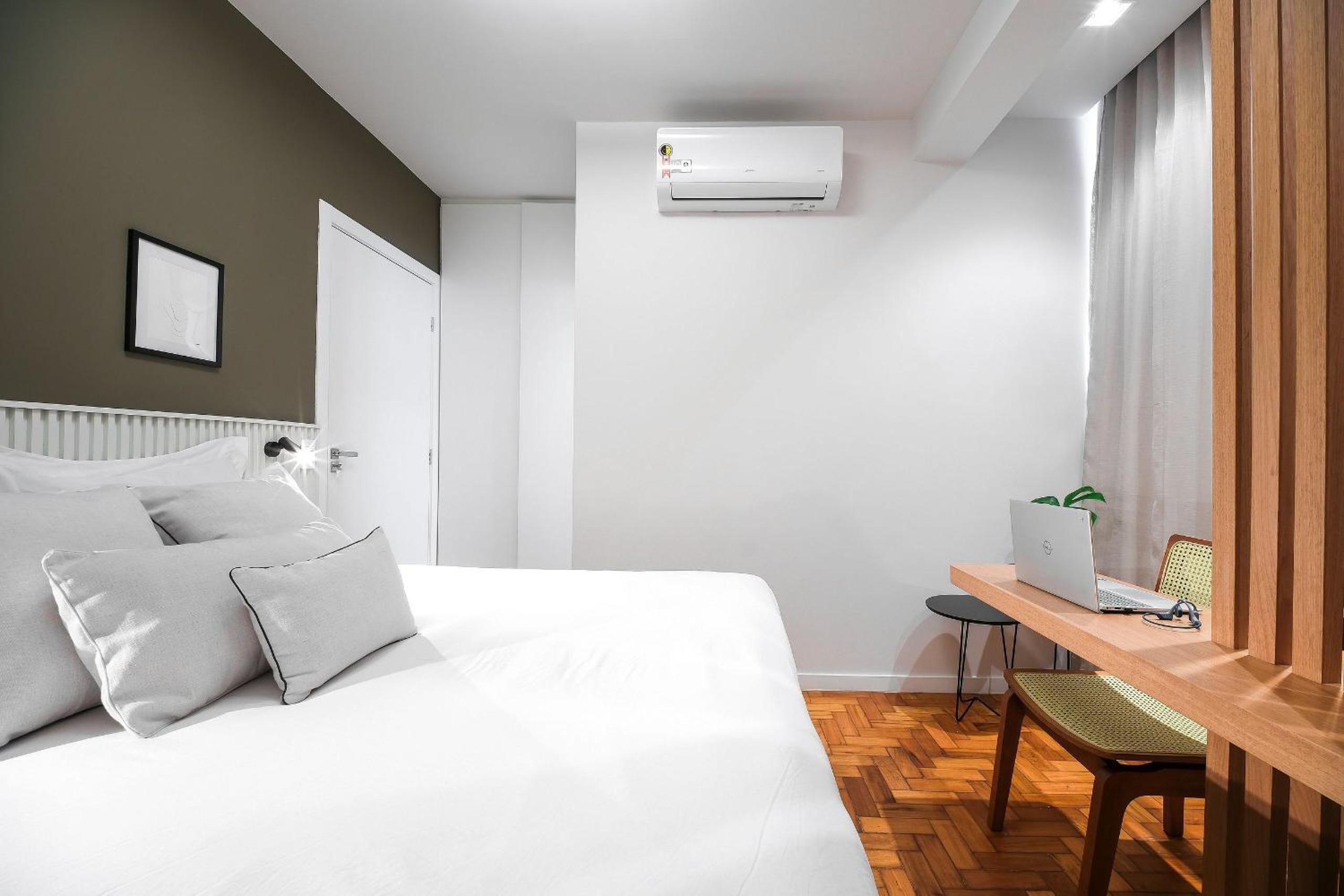 Newly renovated - 5 minutes away from Leblon beach
