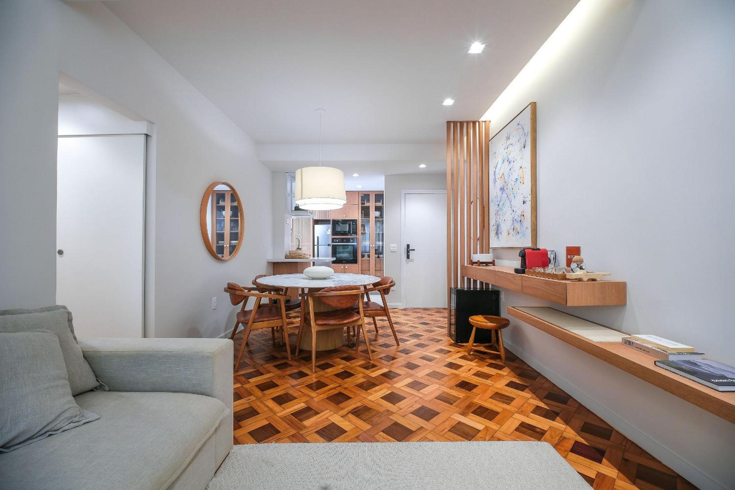 Newly renovated - 5 minutes away from Leblon beach