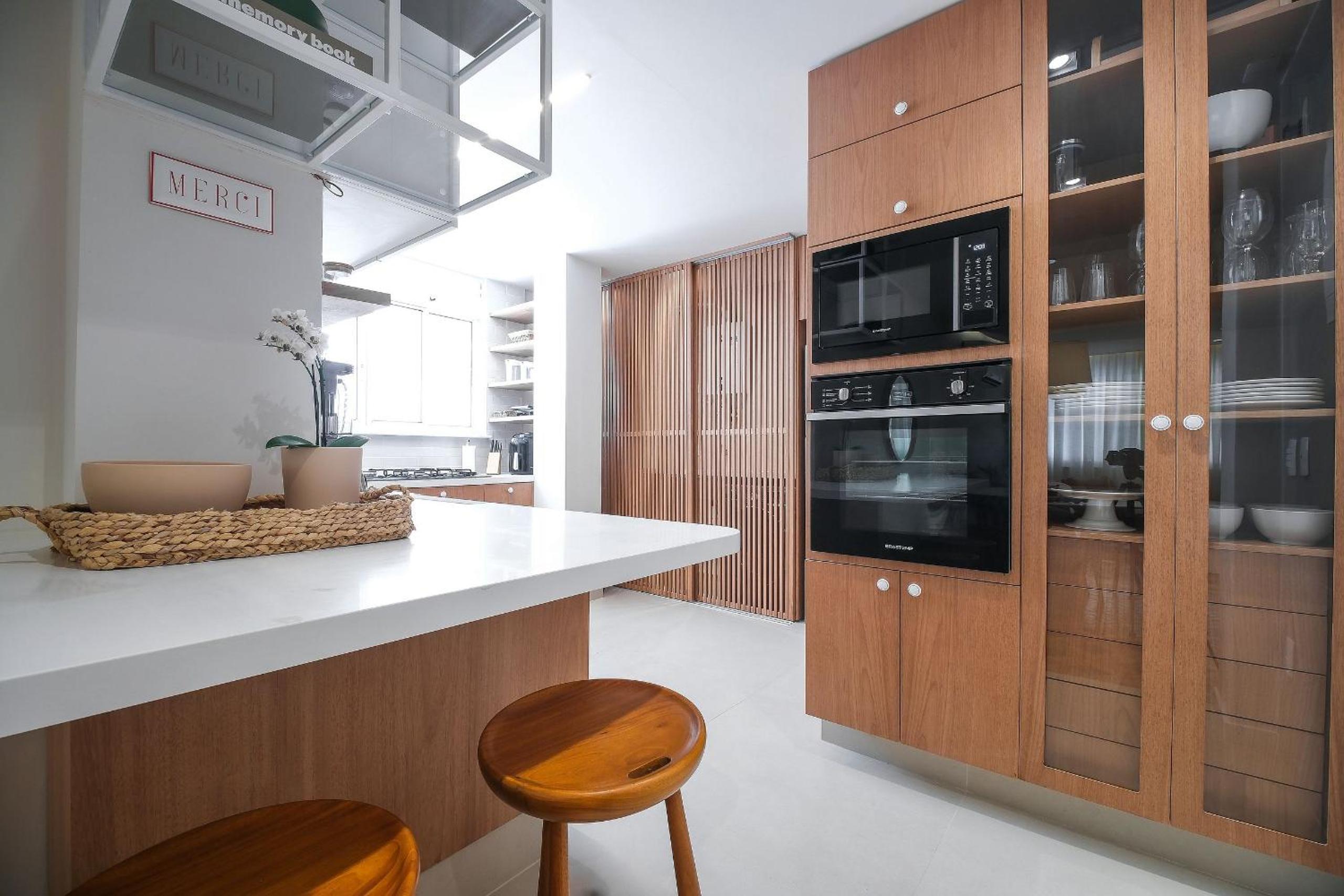 Newly renovated - 5 minutes away from Leblon beach