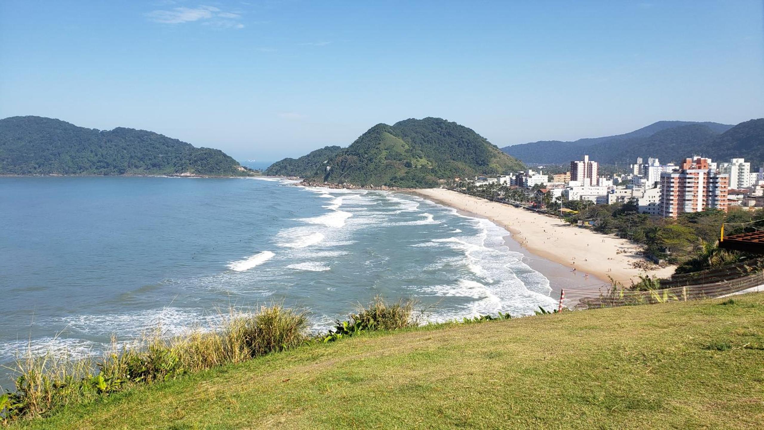 Apartamento no Tombo 30 metros da praia