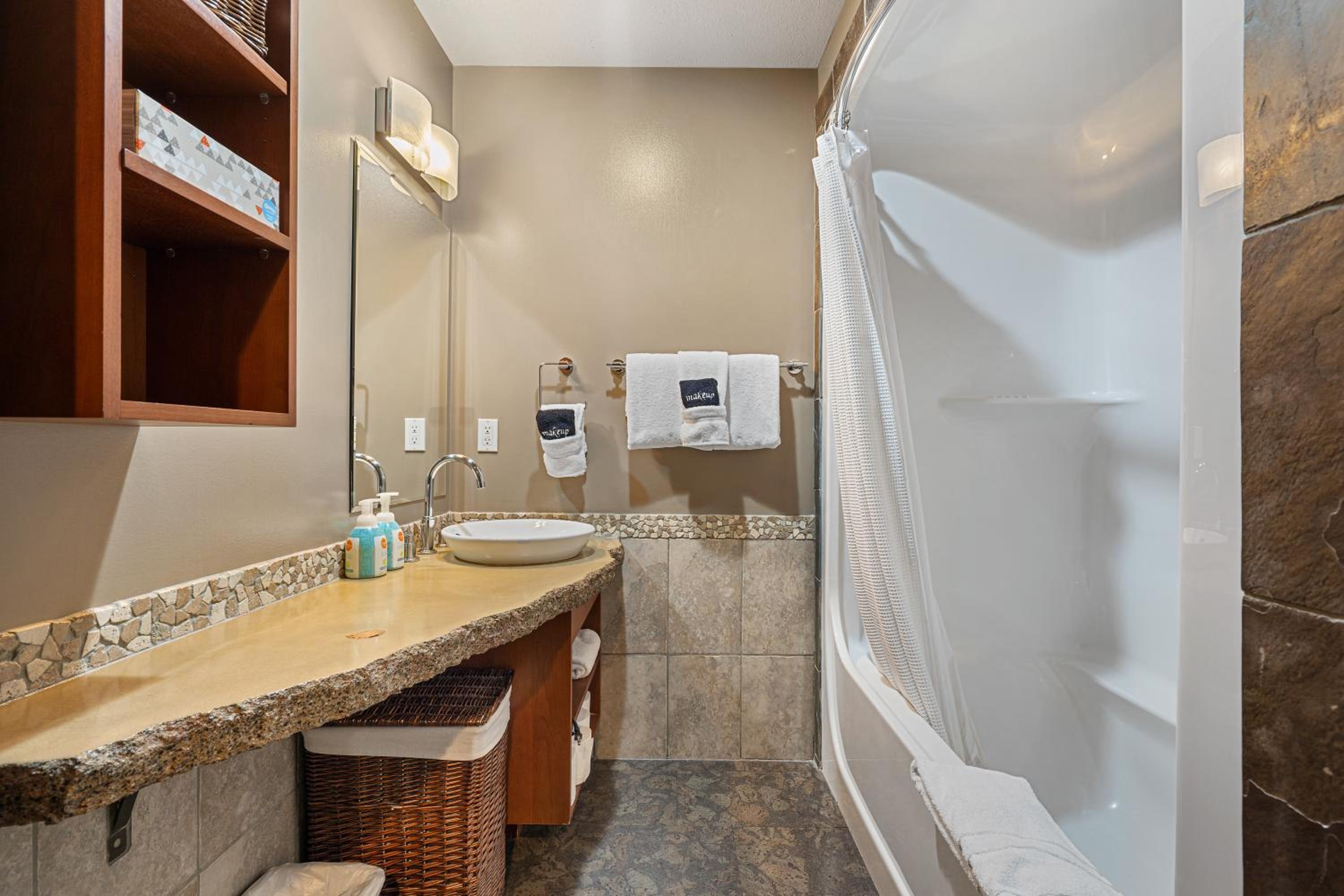 Adventurer's Escape~ Mountain Luxury Resort