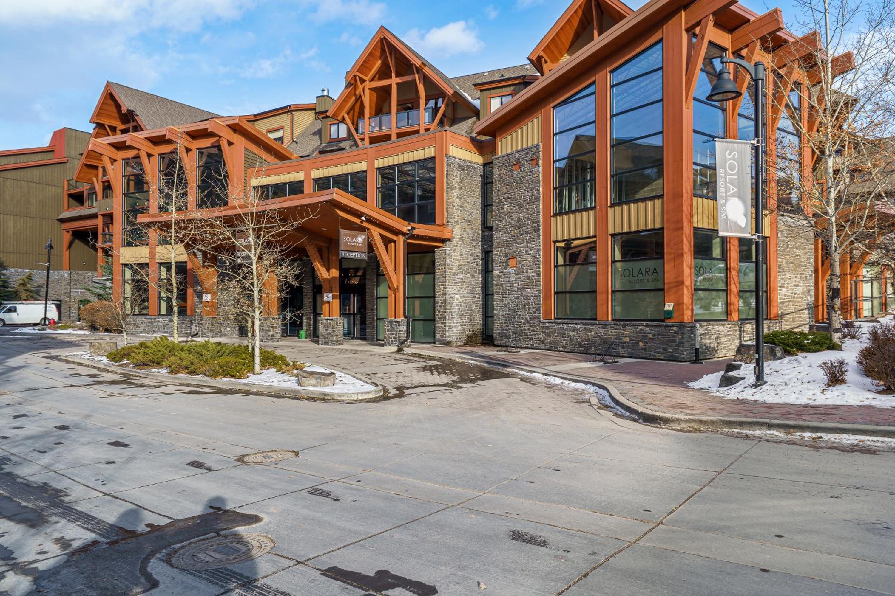 Adventurer's Escape~ Mountain Luxury Resort