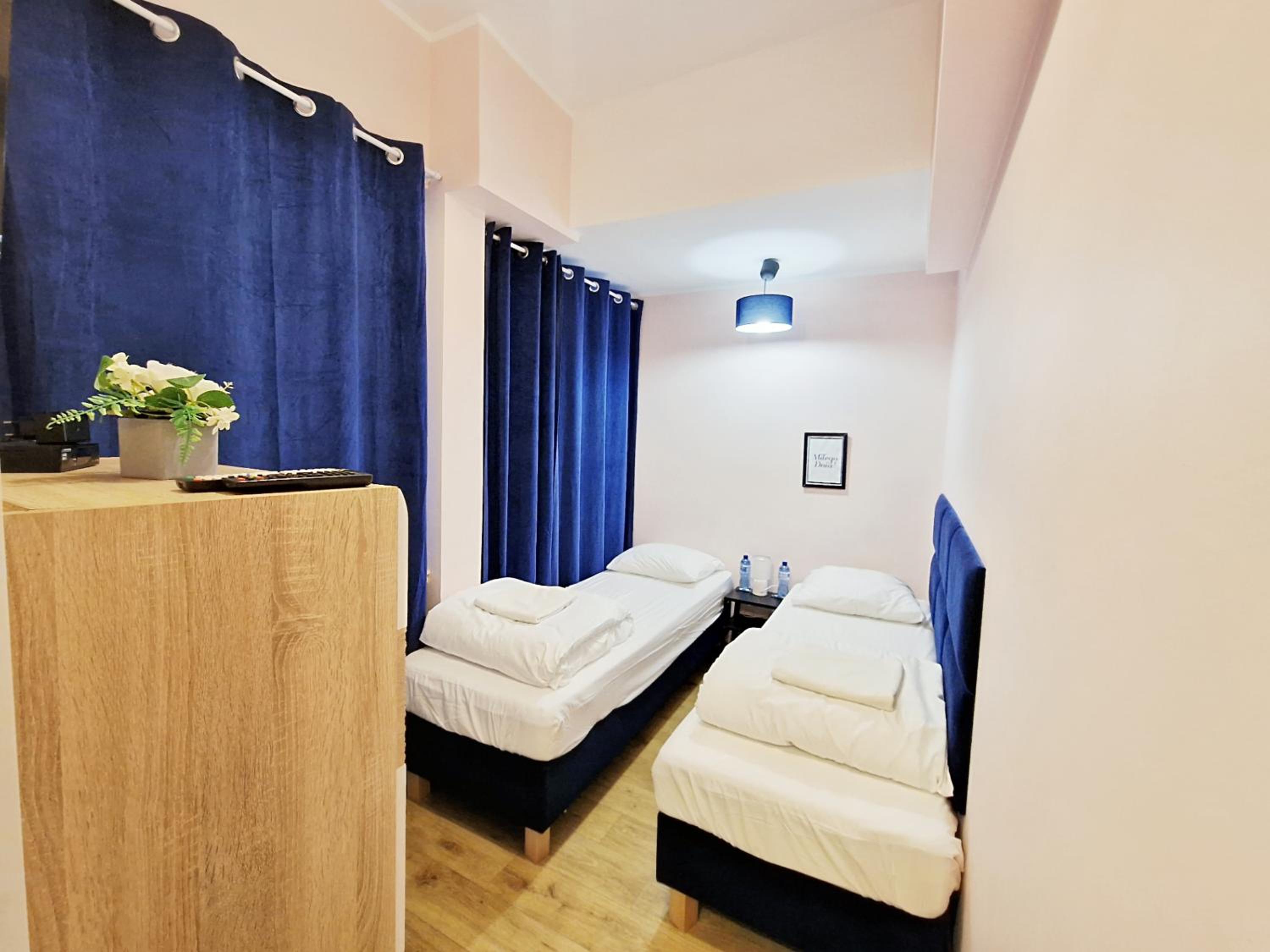 Hostel Helvetia - Private Rooms in City Center view 2