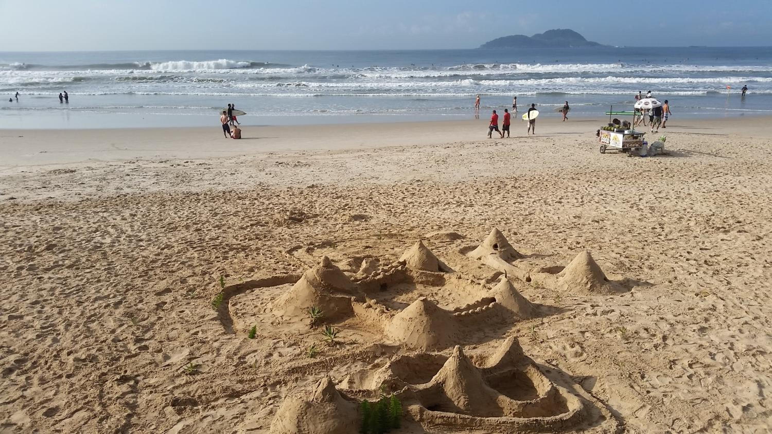 Apartamento no Tombo 30 metros da praia