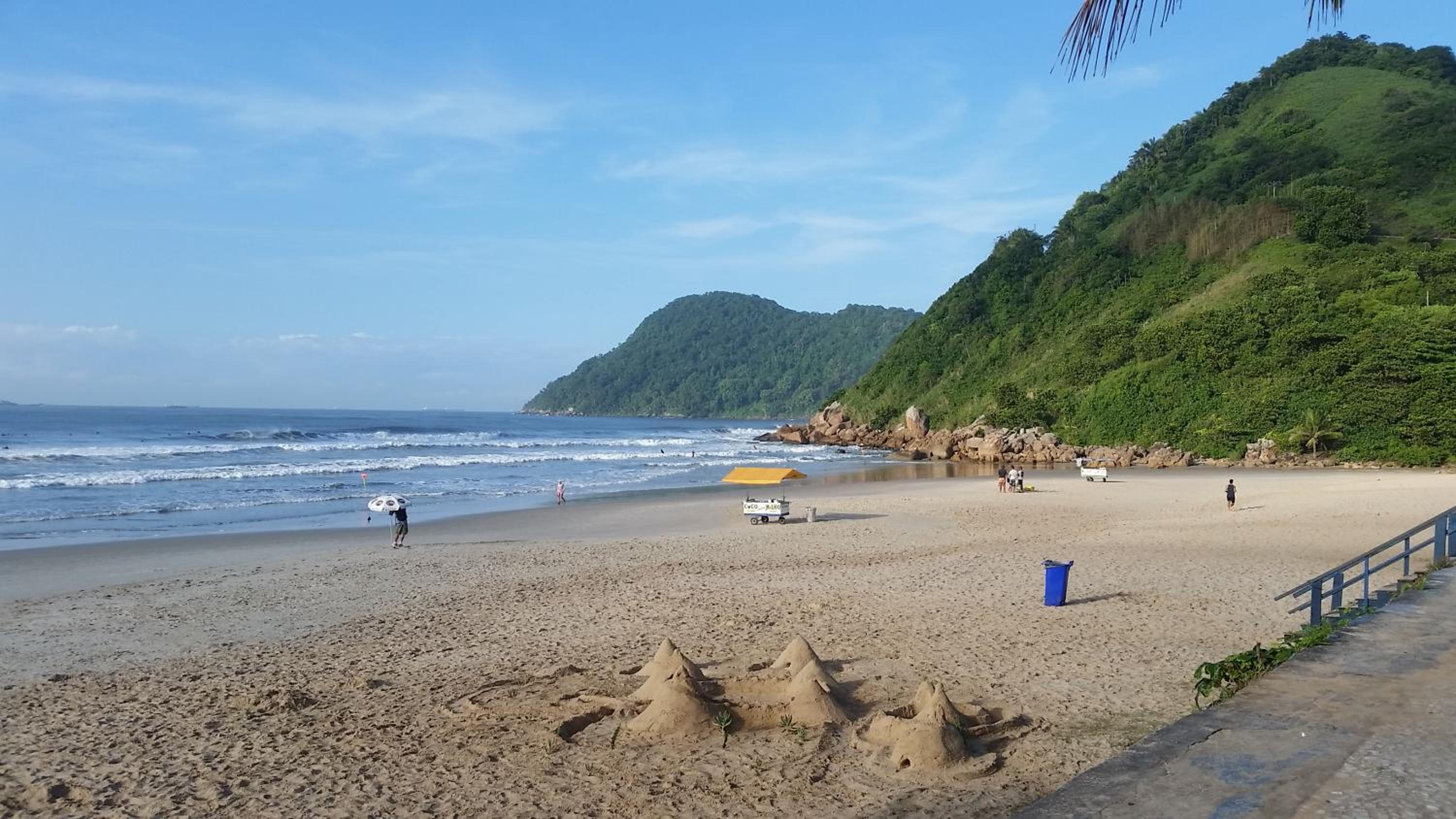 Apartamento no Tombo 30 metros da praia
