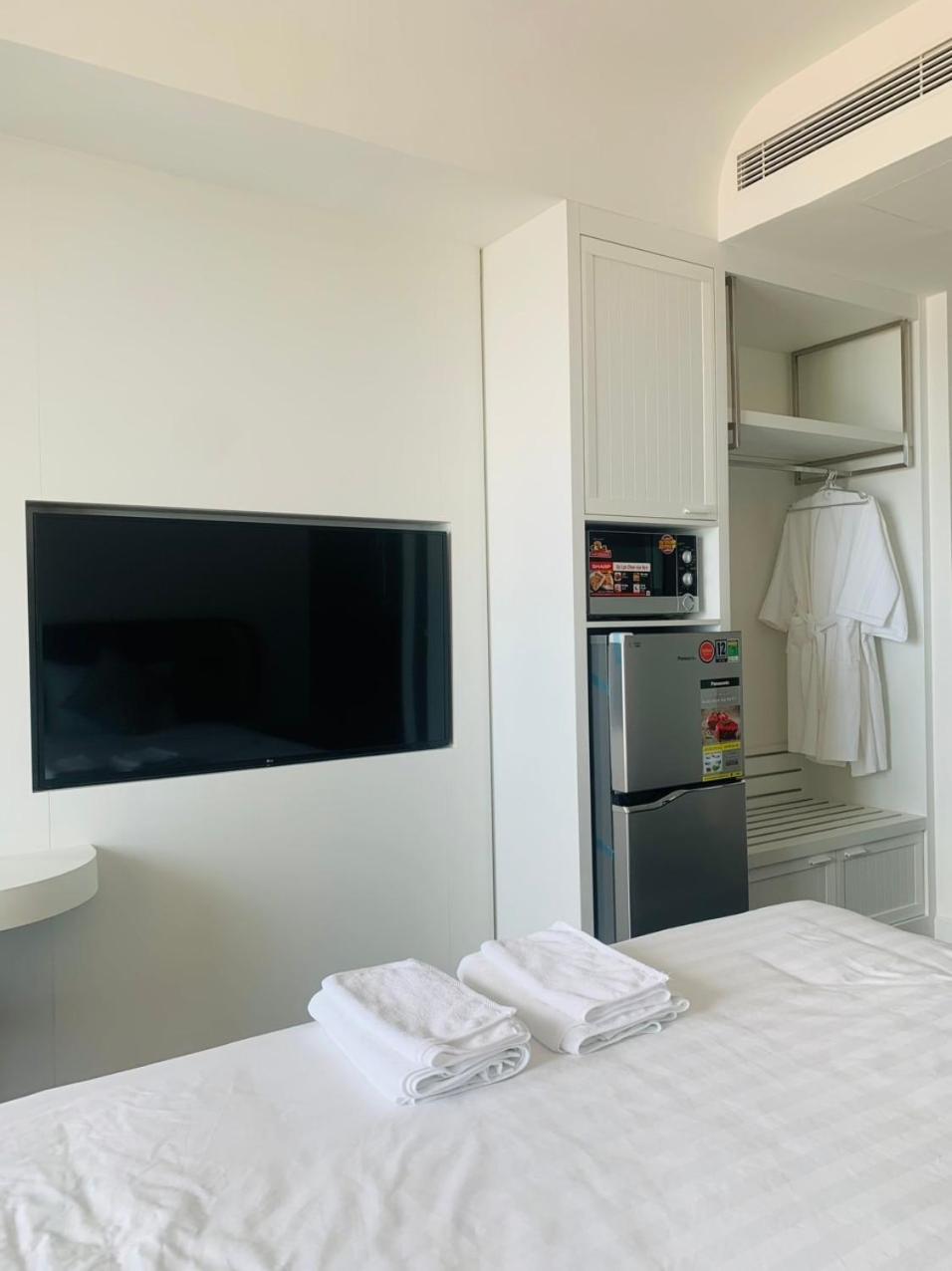 Căn hộ view biển view pháo bông cầu hôn - Studio 32m2 view 2