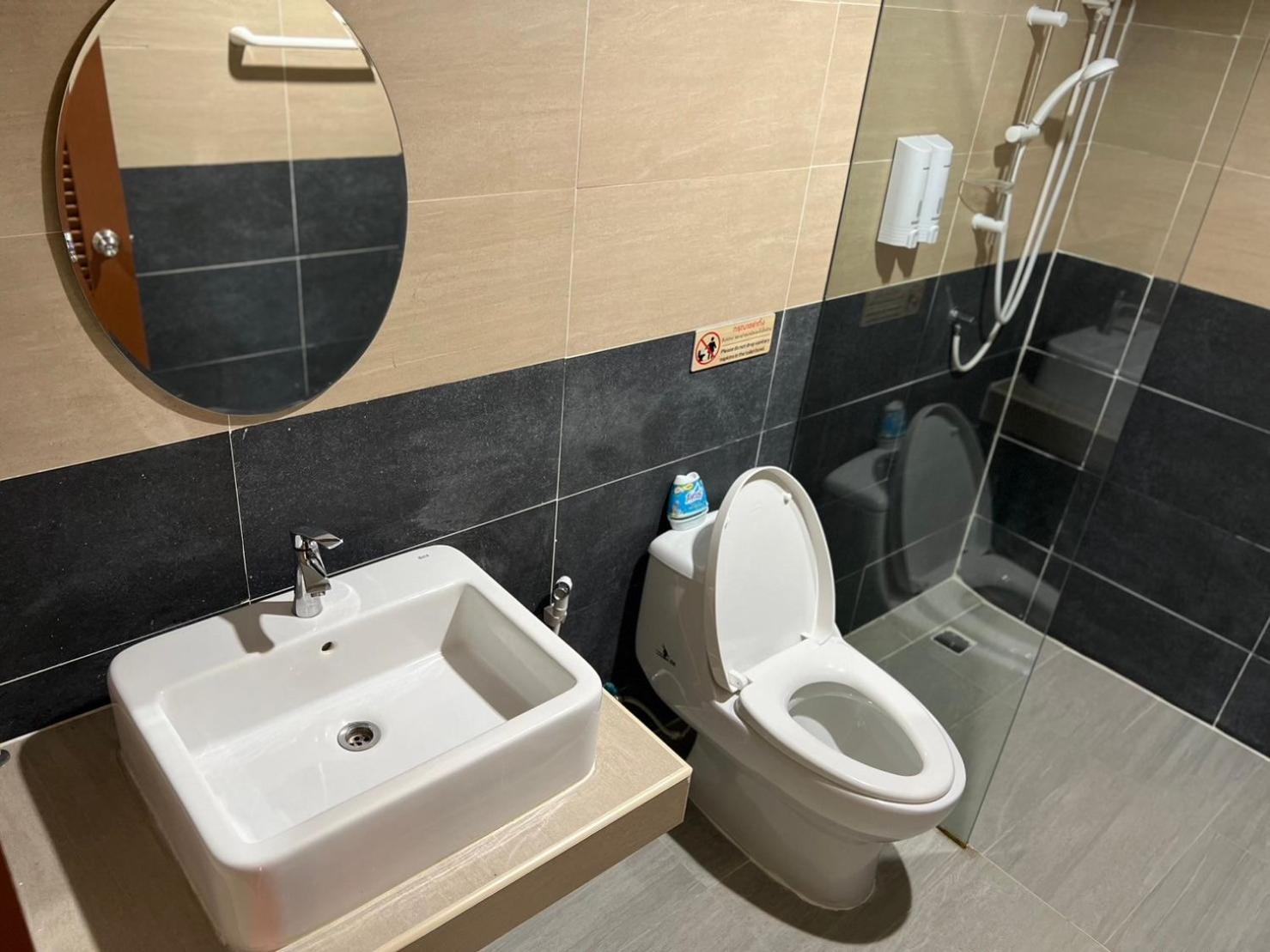 V Tharm Hotel