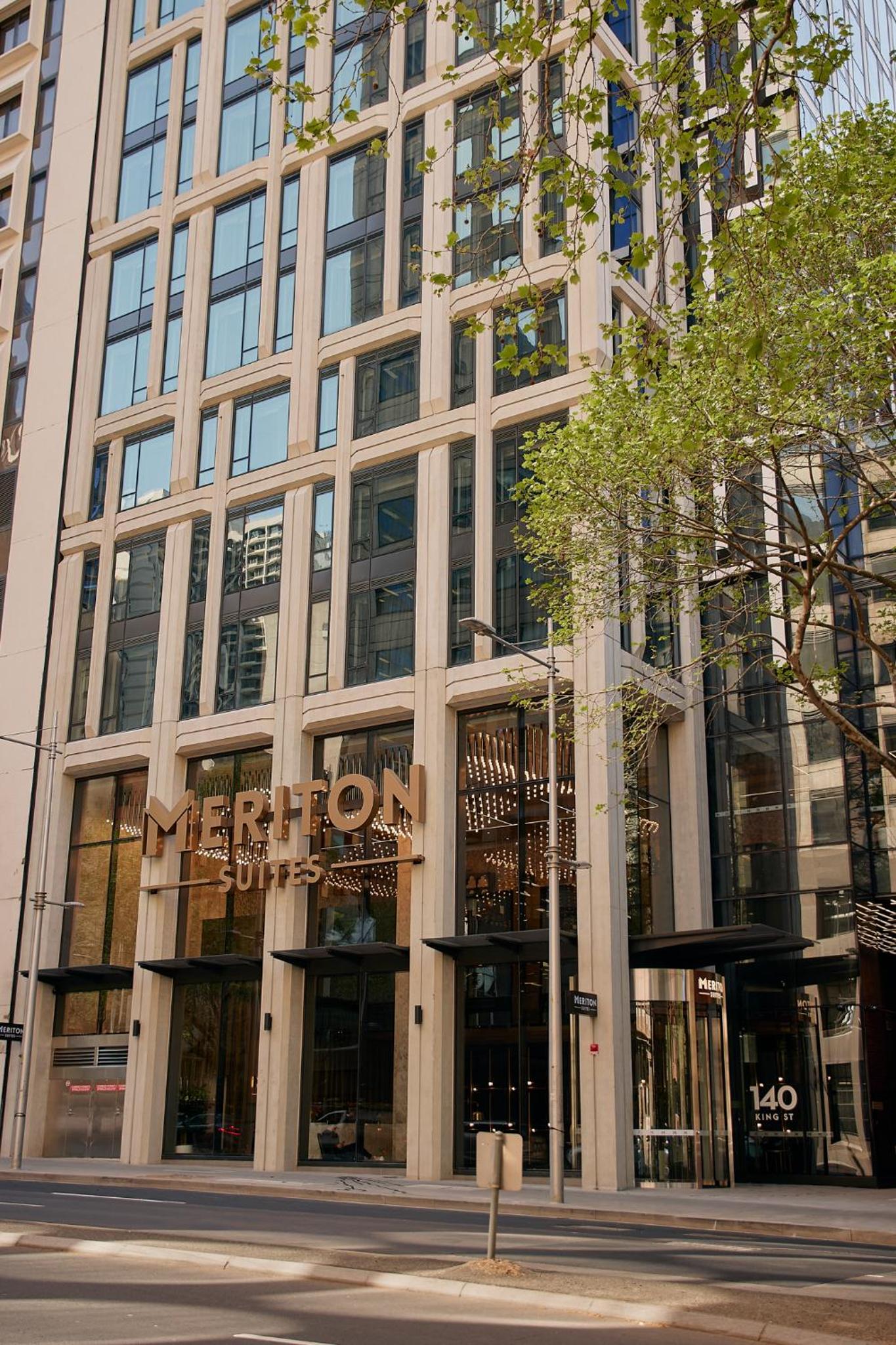 Hotel Meriton Suites Melbourne - Image 1