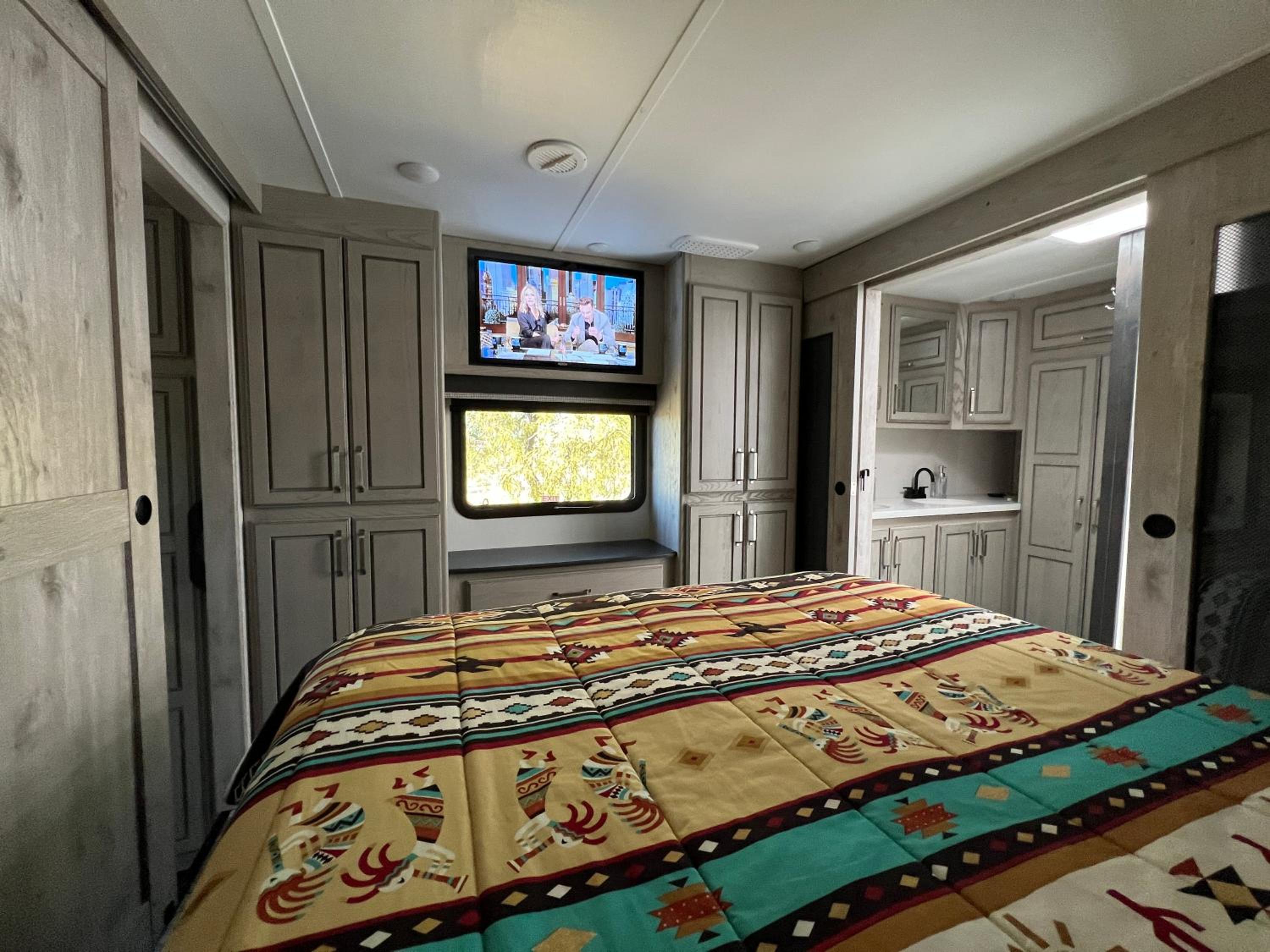 Riverton Vacations - JMA Alpine Inn - Property Image 3