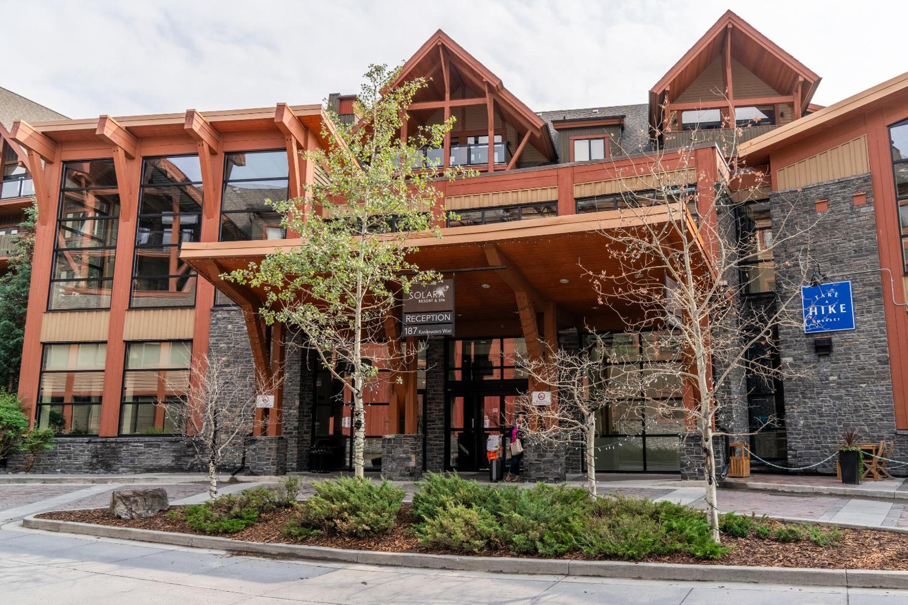 Solara Suite with Indoor Pool - Hot tub -Parking - GYM