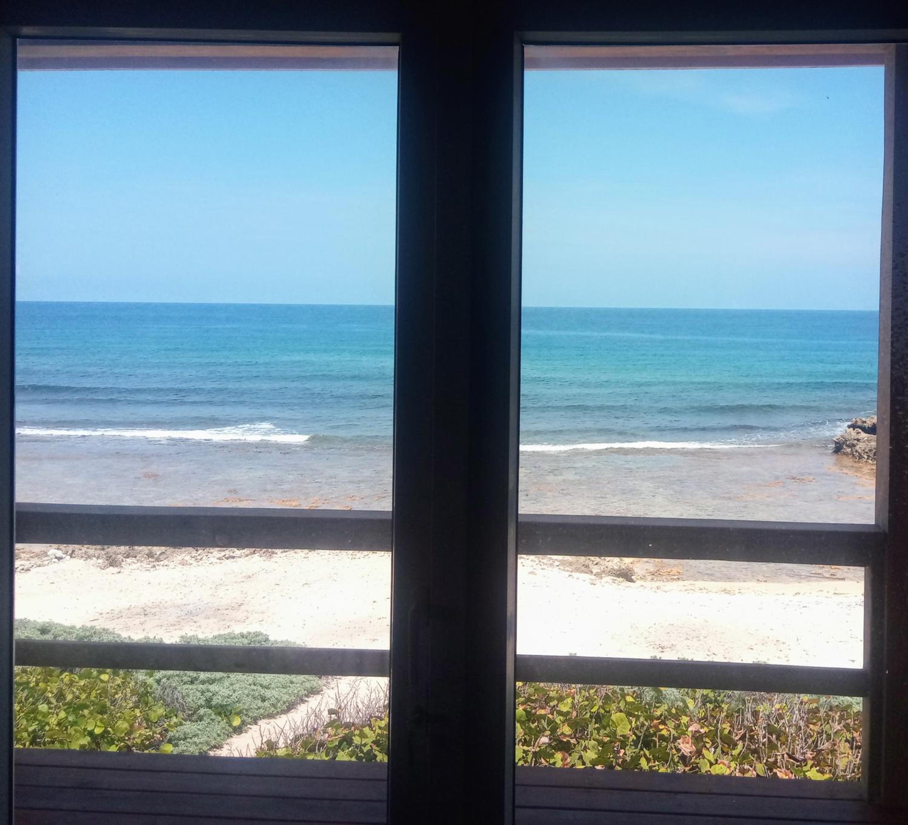 Casa Corazon Striking Beach Home view 2
