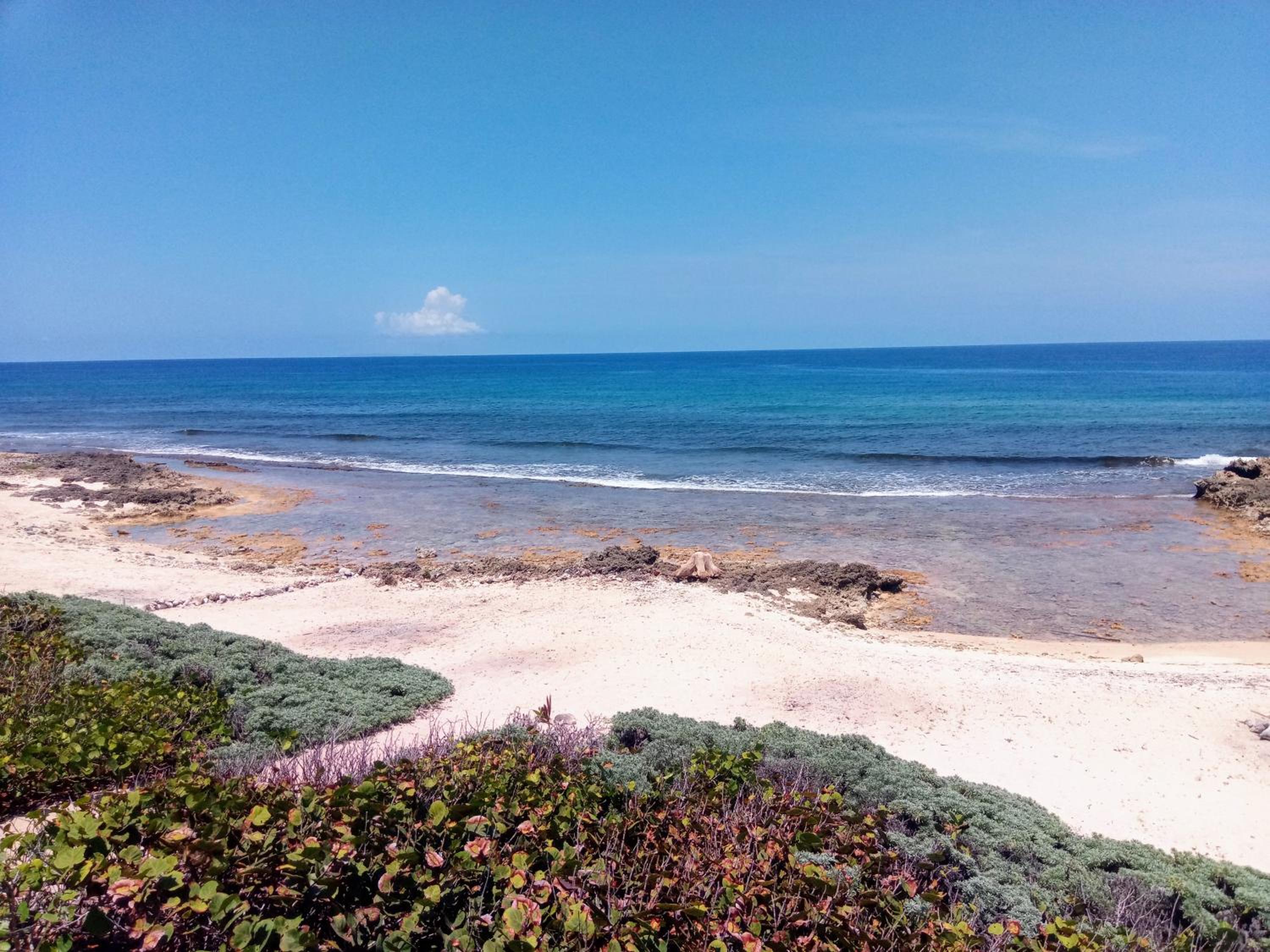 Casa Corazon Striking Beach Home view 4