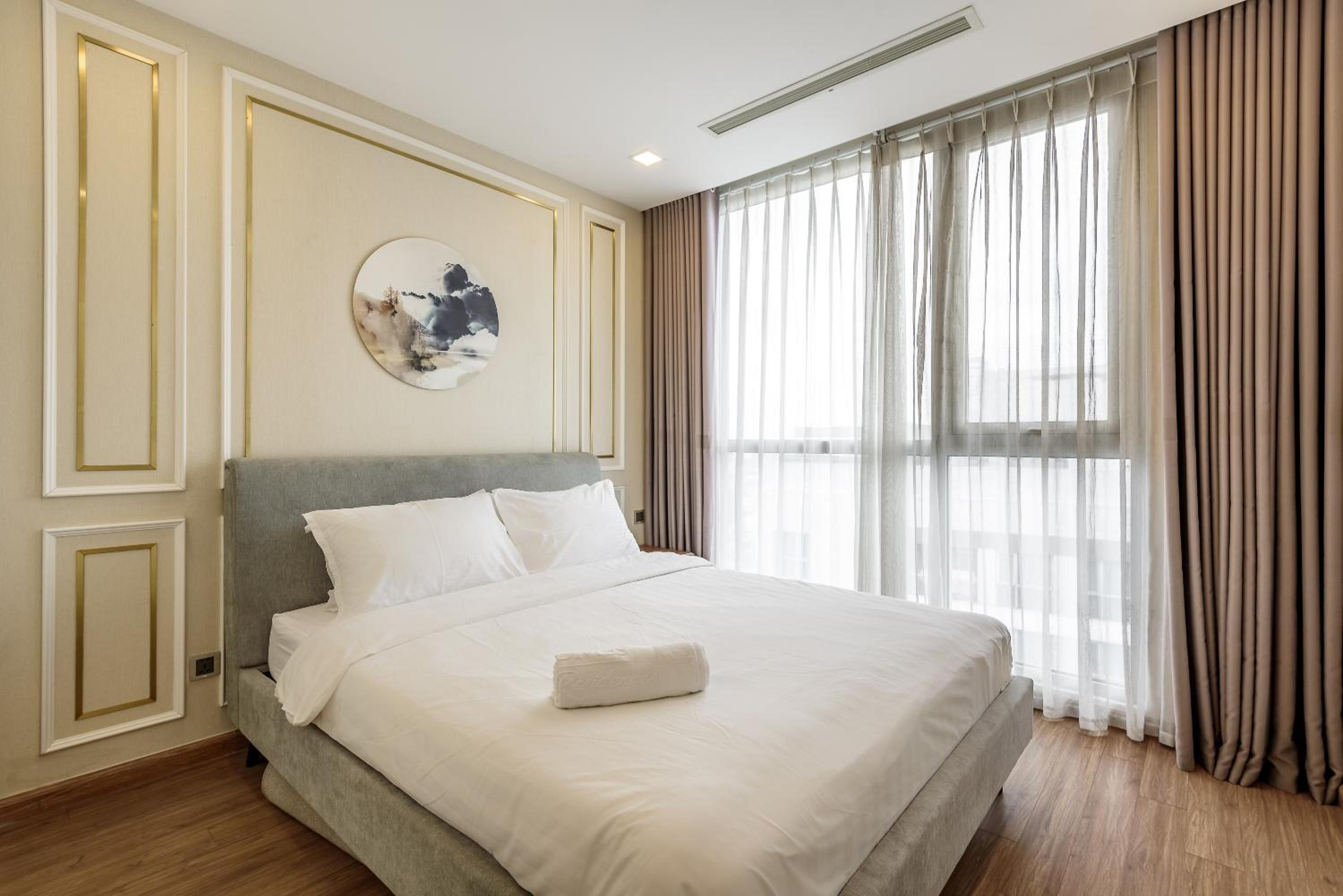 Luxury Apartment at Vinhomes Central Park