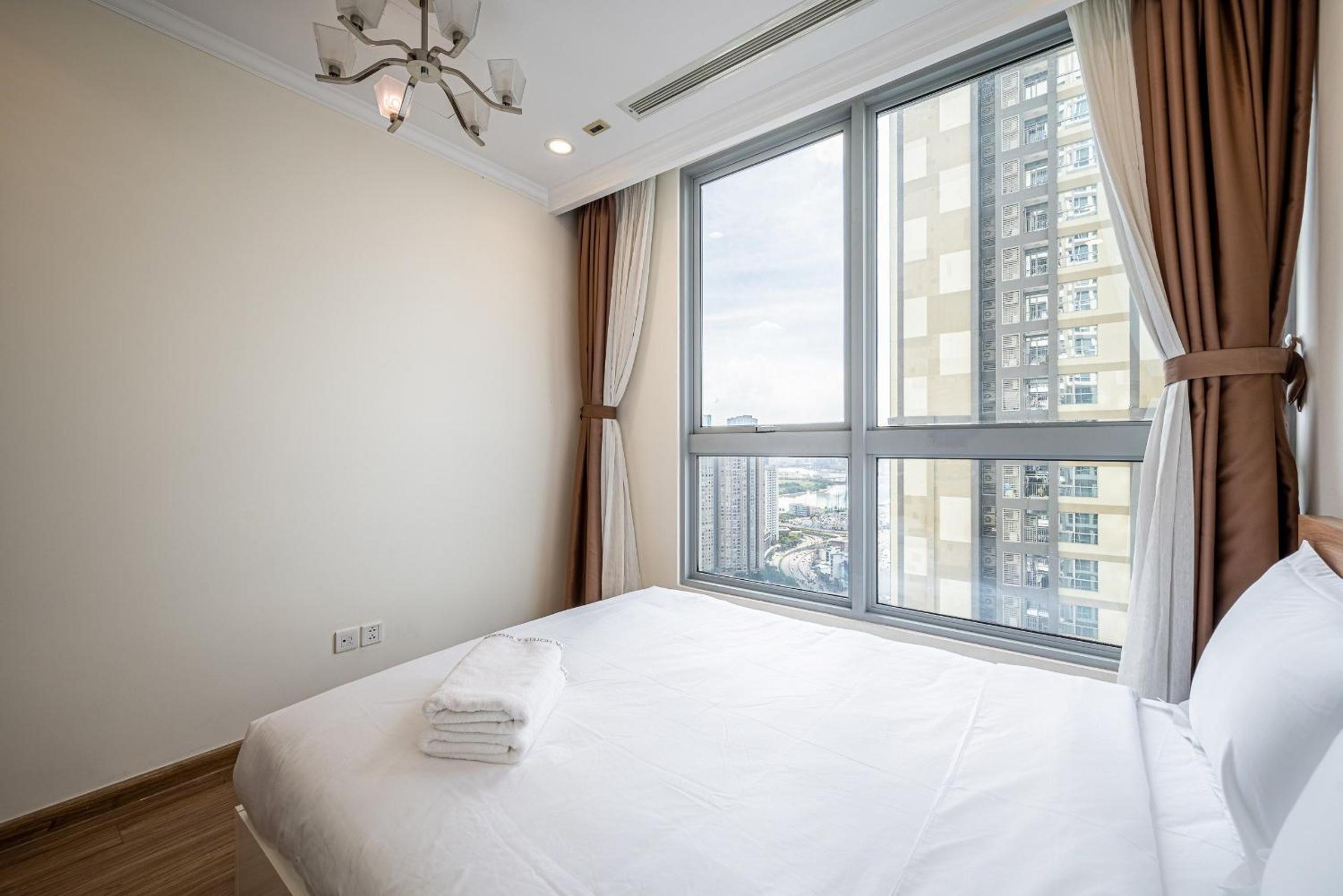 Luxury Apartment at Vinhomes Central Park