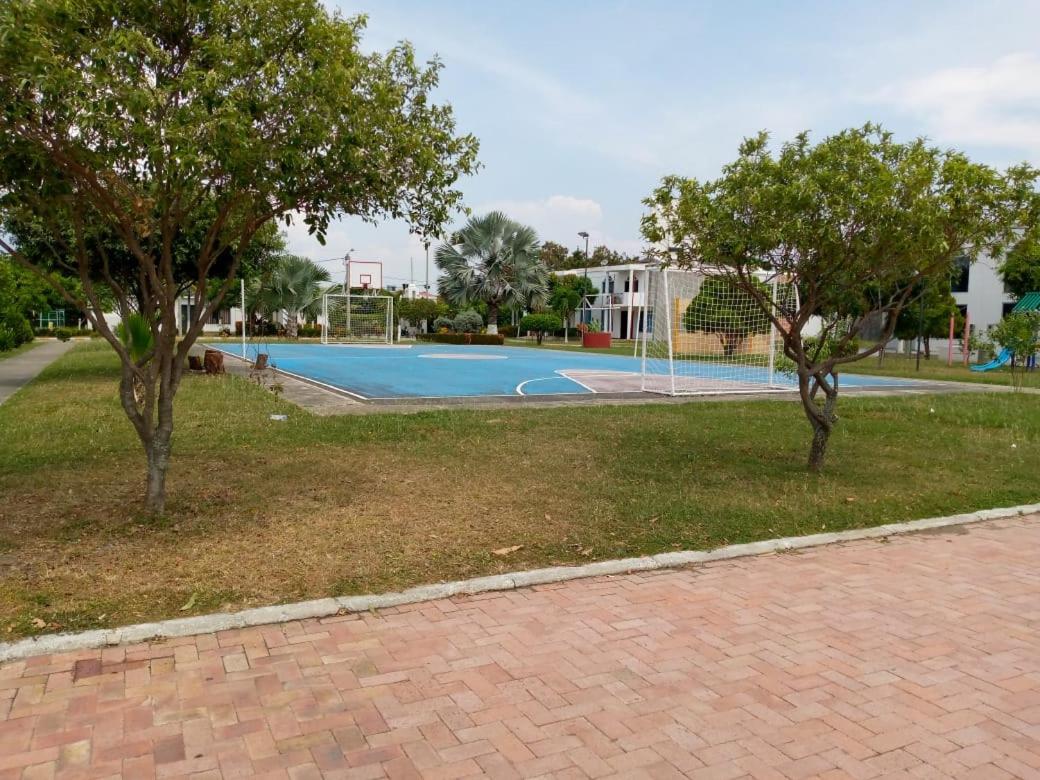 Casa Condominio Flandes / Giradot
