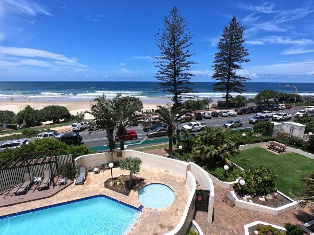 Deluxe Two Bedroom Apartment with Ocean Views