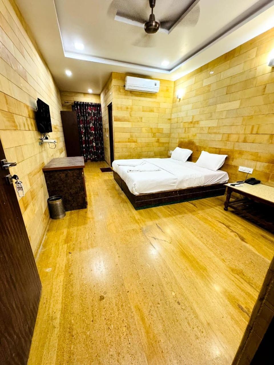 Photo 9
