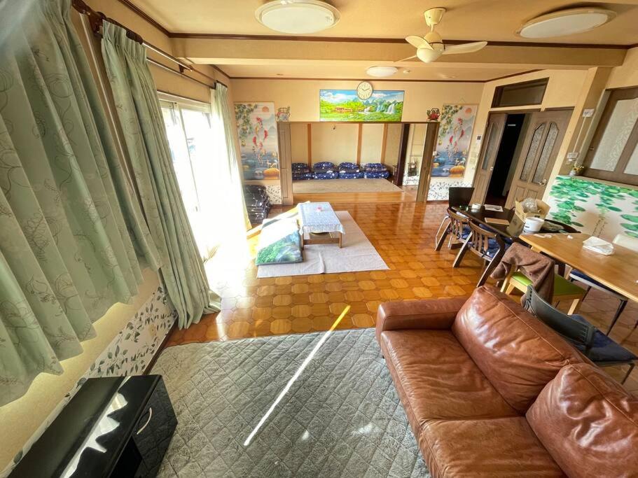 草津温泉、スキー場、湯畑、熱帯圏車で5分以内！最大27人宿泊可能