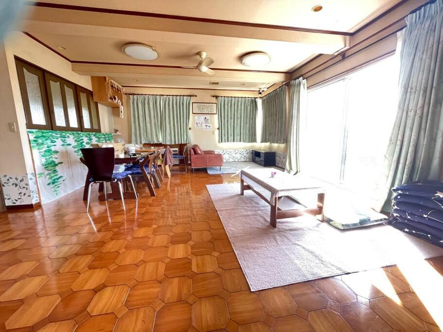 草津温泉、スキー場、湯畑、熱帯圏車で5分以内！最大27人宿泊可能