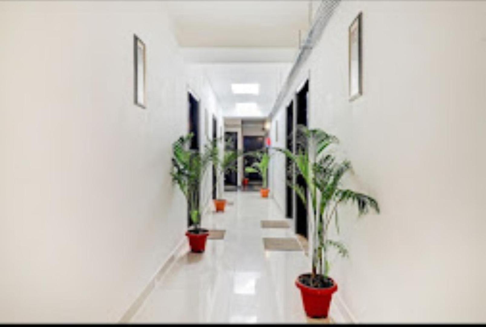 HOTEL VASUNDHARA GRAND , Ghaziabad view 3