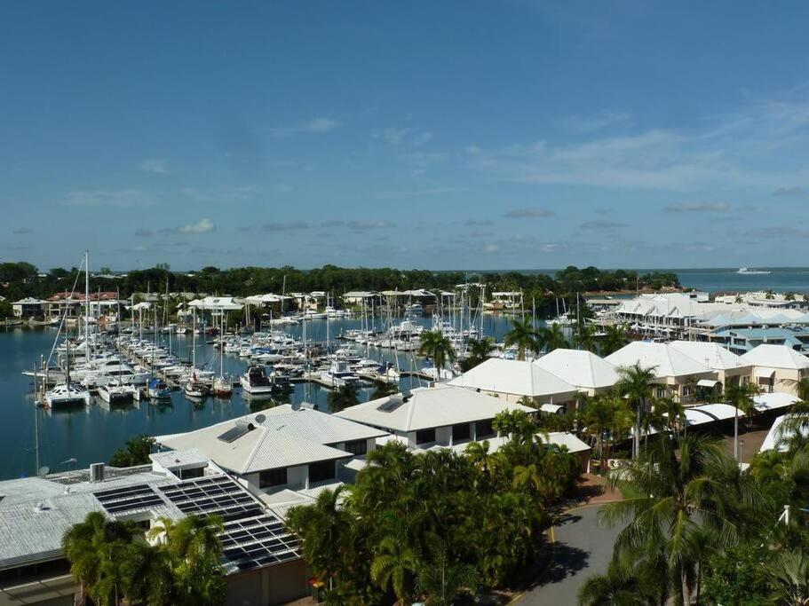 Spectacular Marina Views Apartment