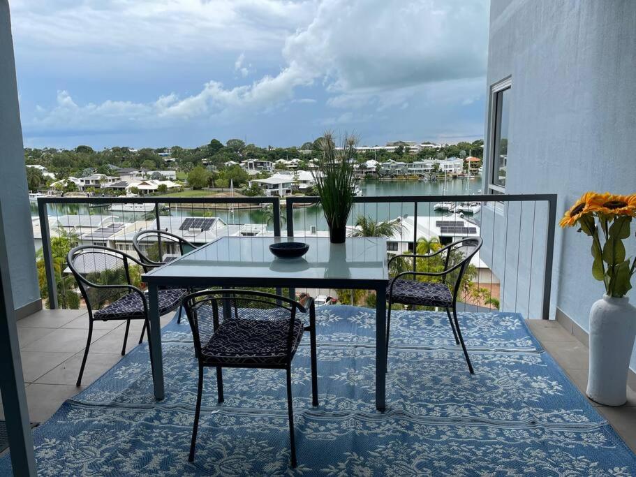 Spectacular Marina Views Apartment