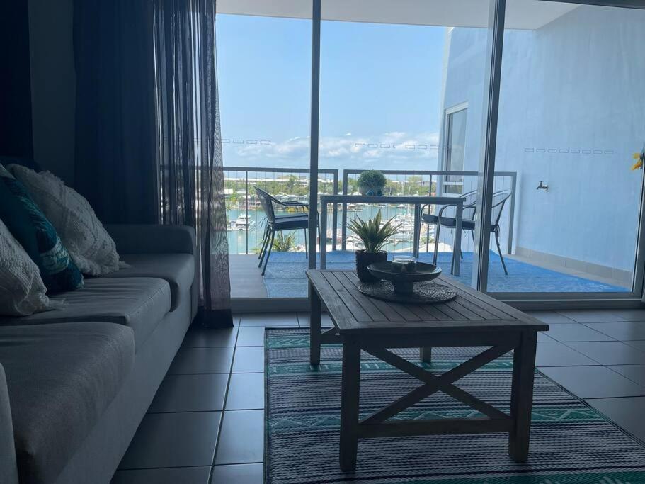 Spectacular Marina Views Apartment