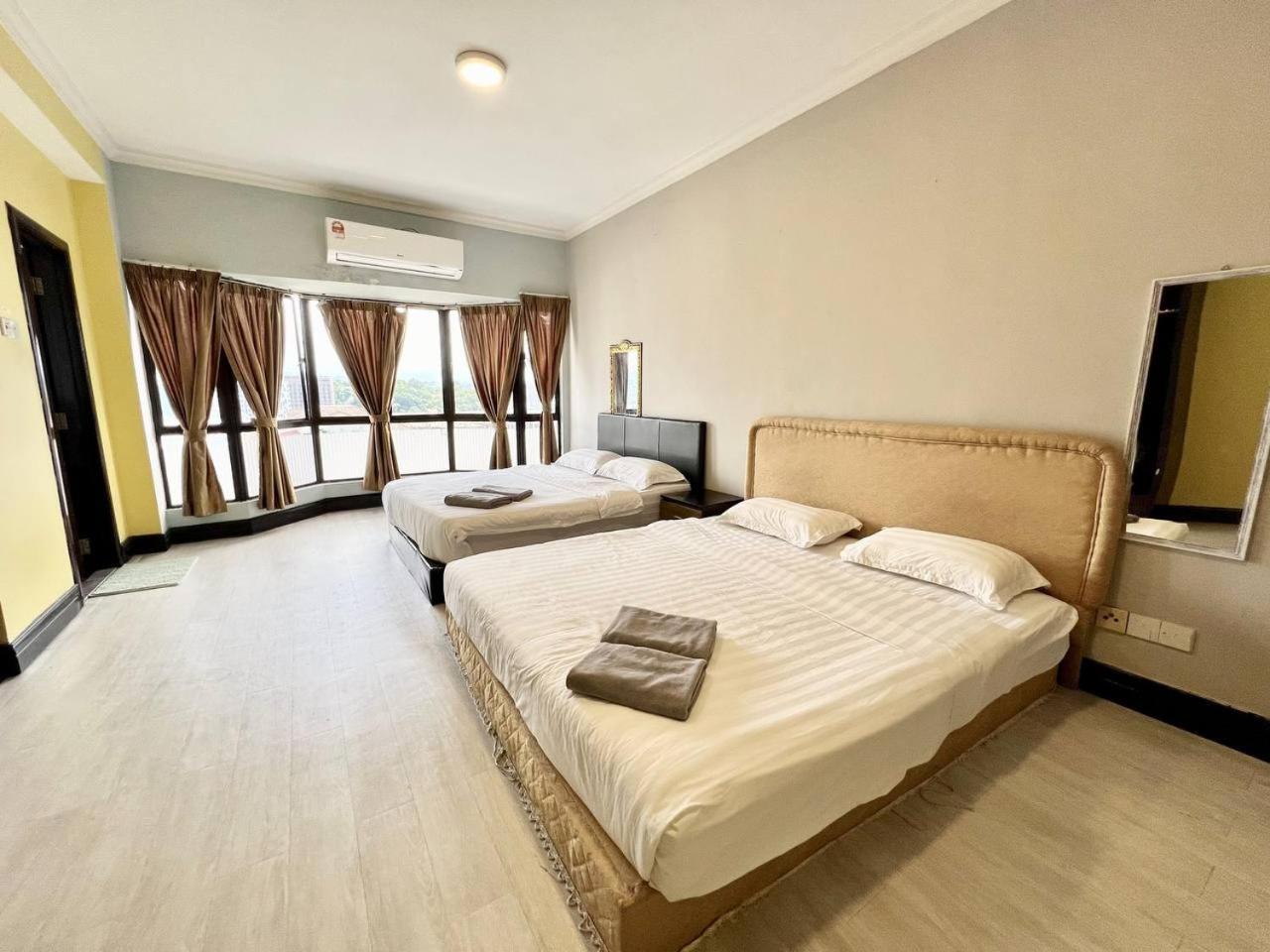 5 BEDROOMS MARINA COURT PENTHOUSE VACATION HOME KOTA KINABALU - 15 pax photo 1