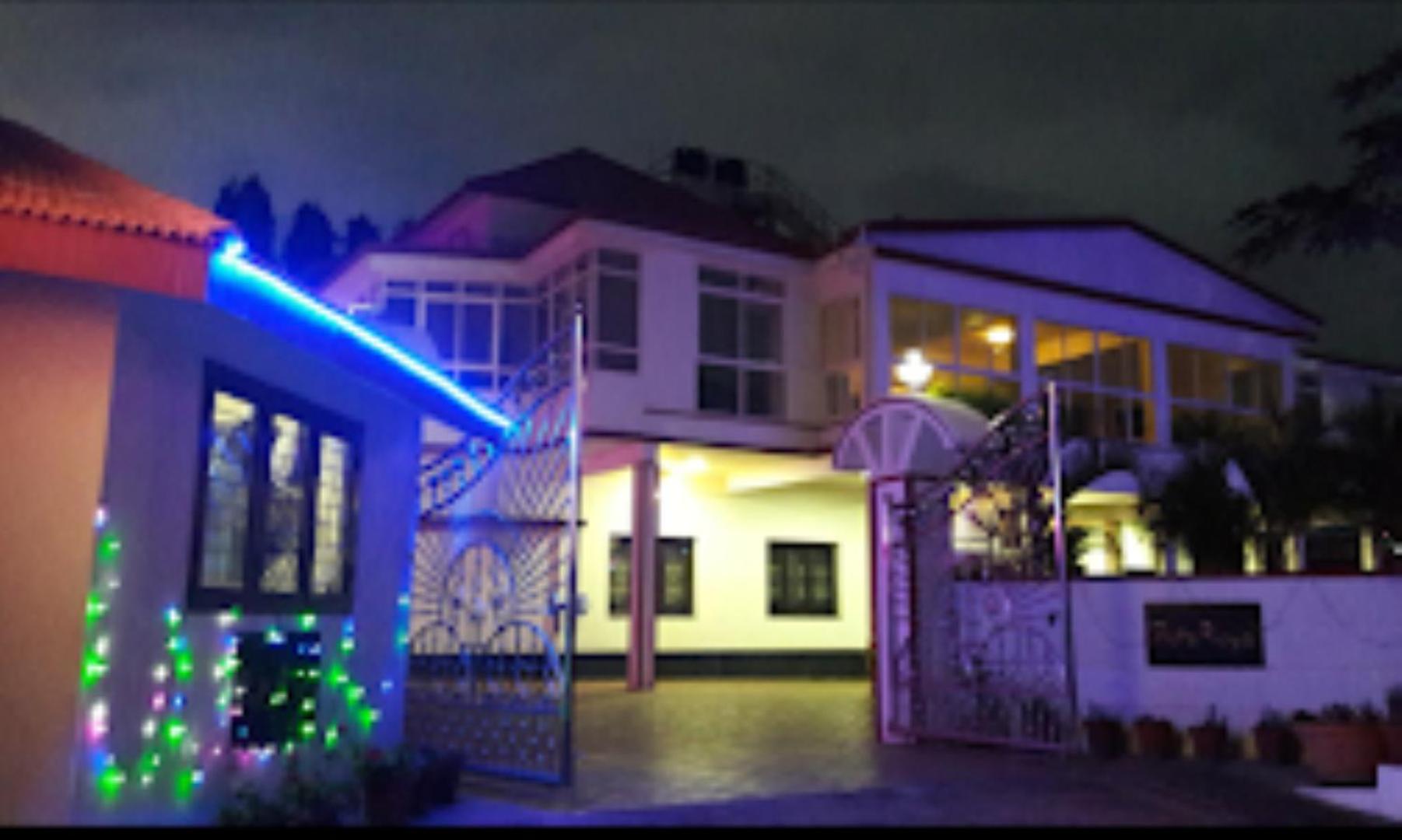 Bota Royal Luxury Suites,Koppa