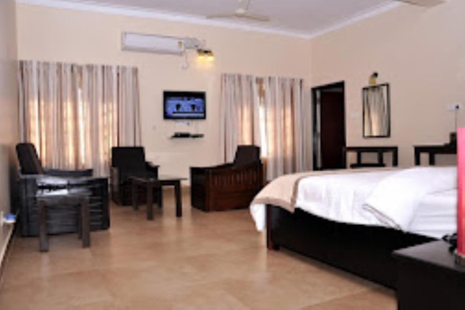 Bota Royal Luxury Suites,Koppa