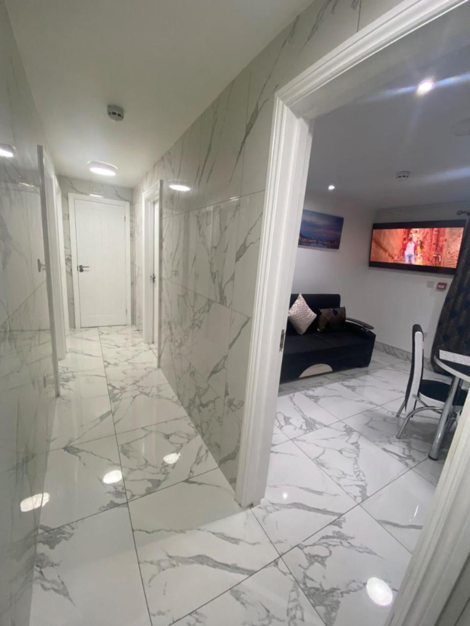 THE ROYAL BOUTIQUE OXFORD LODGE by LONDON SLEEP 6 view 4