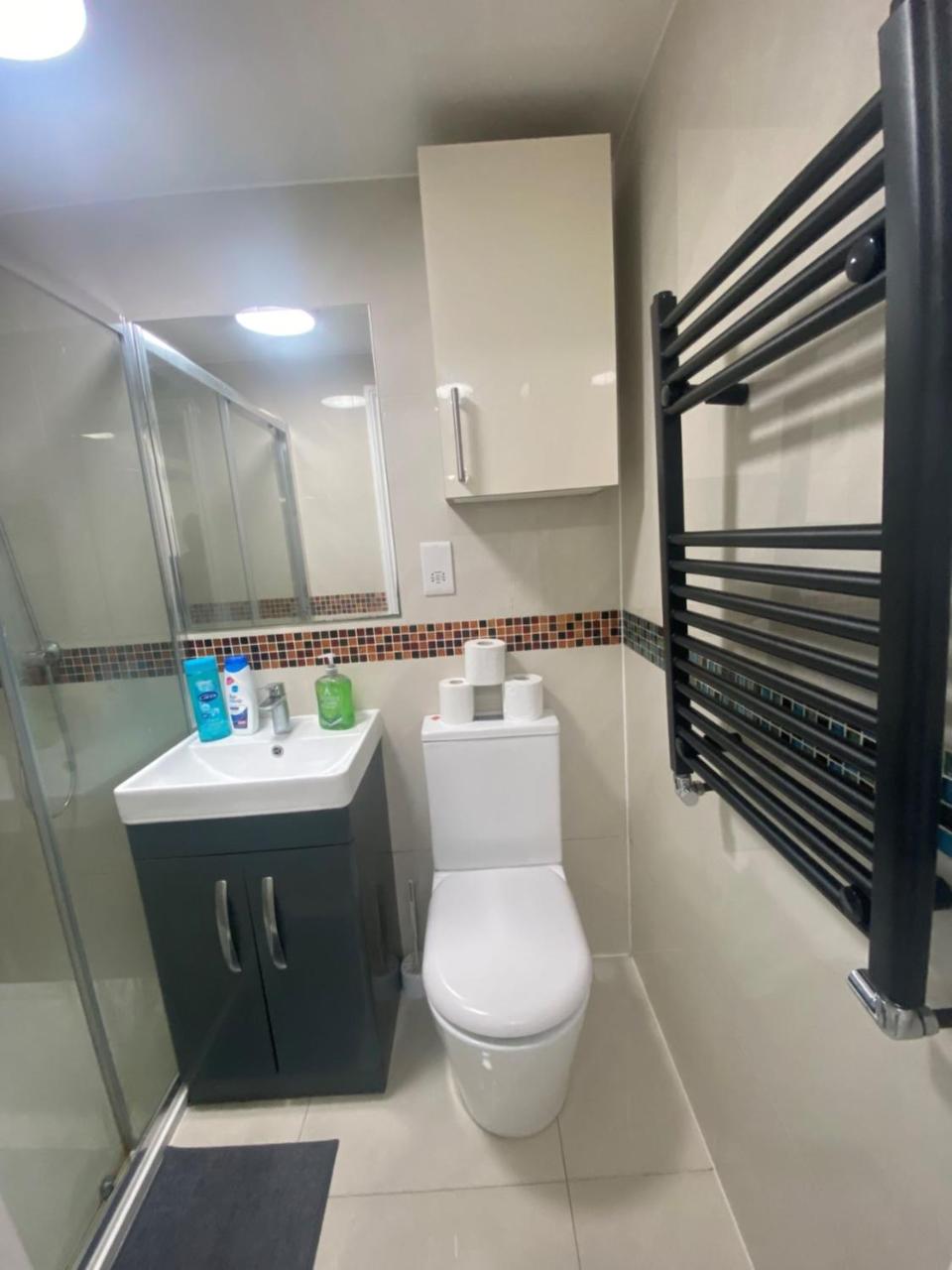THE ROYAL BOUTIQUE OXFORD LODGE by LONDON SLEEP 6 view 5