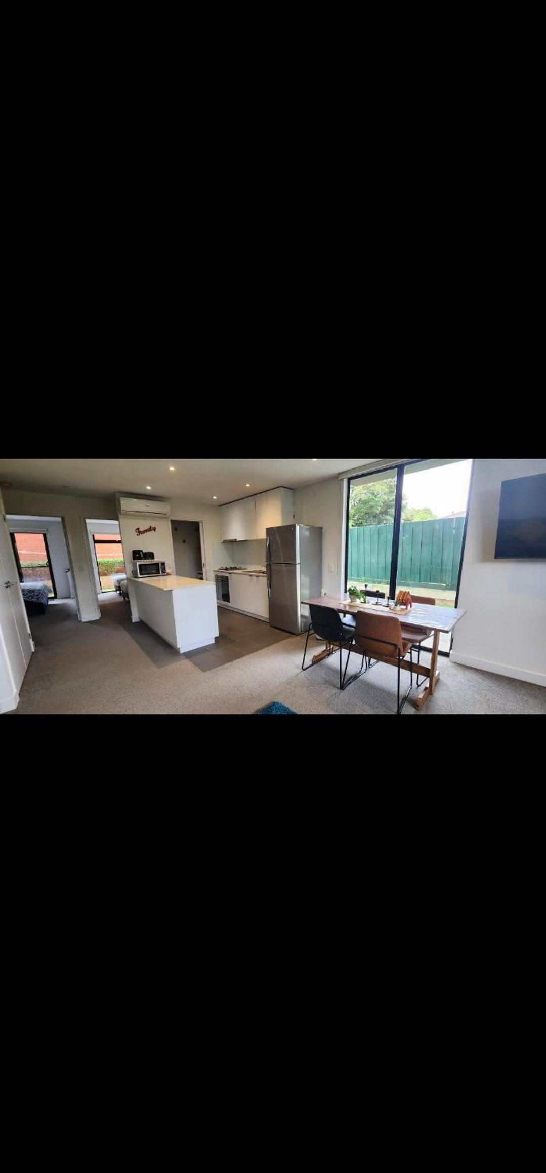 Comfy 2 bed appt in central werribee